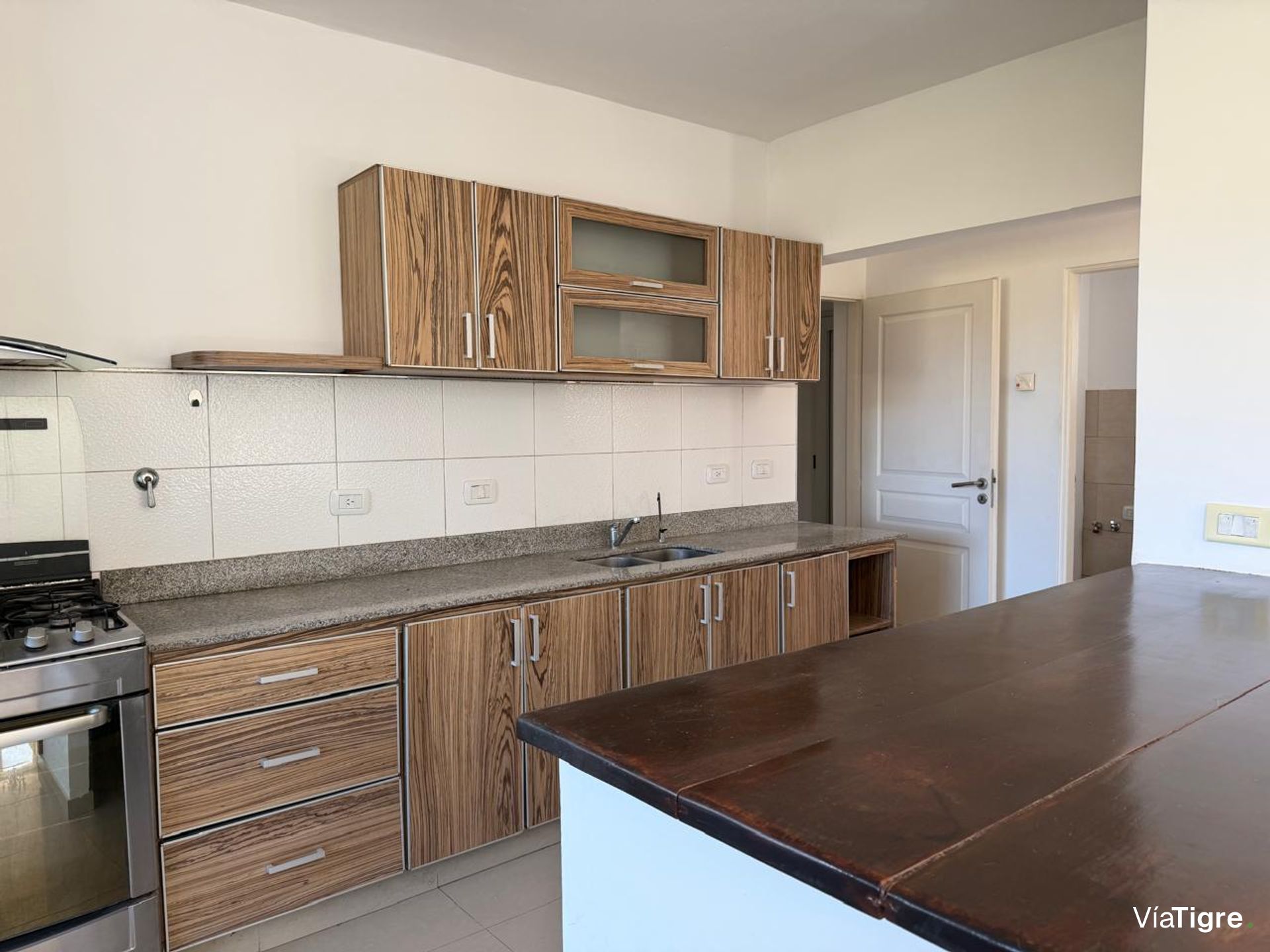 Venta Casa 6 Amb /Pileta B° San Marcos Villanueva