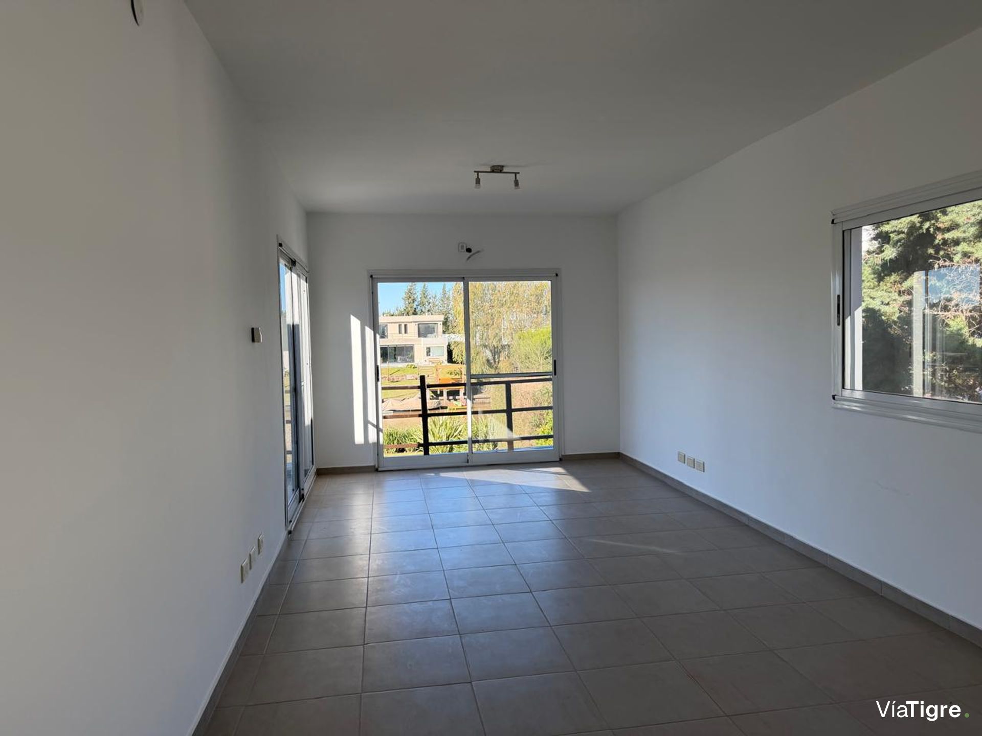 Venta Casa 6 Amb /Pileta B° San Marcos Villanueva
