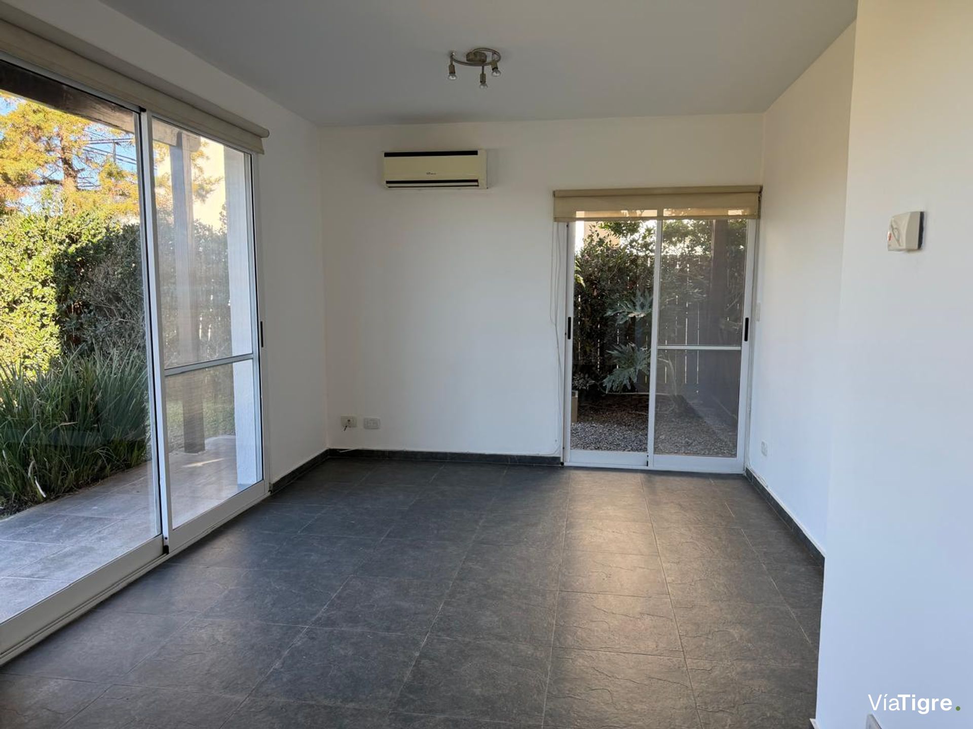 Venta Casa 6 Amb /Pileta B° San Marcos Villanueva