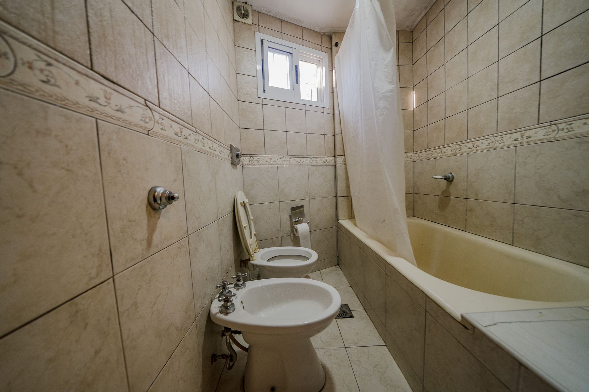 Venta Casa Villa Adelina 8 Ambientes Permuta
