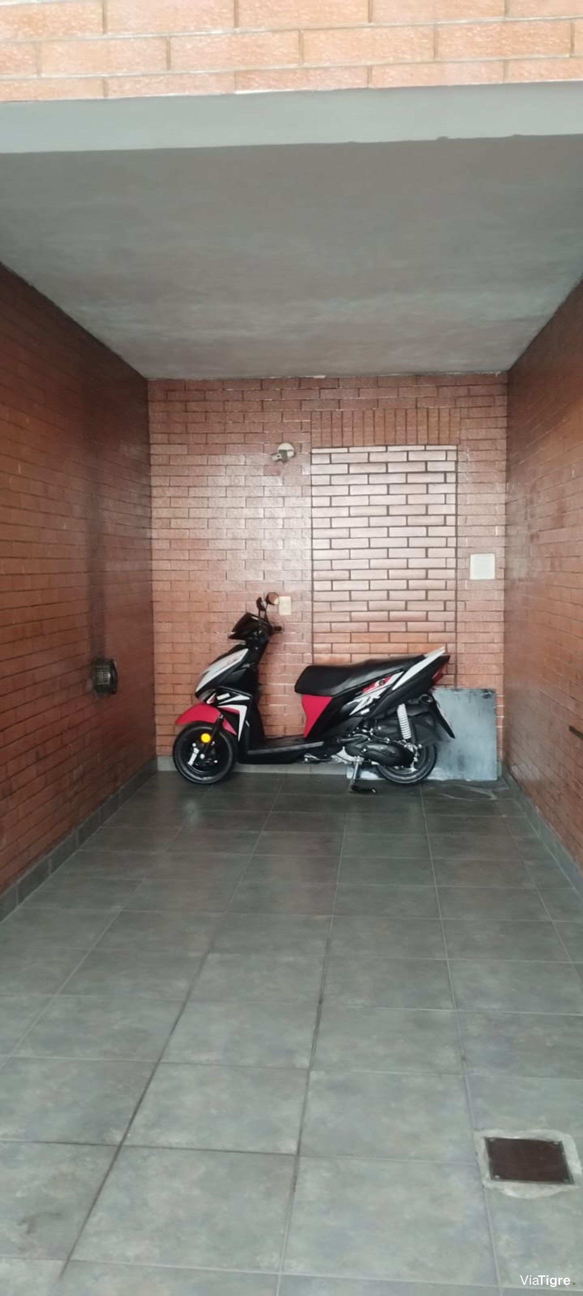 Venta Casa 3 Ambientes Con Cochera Y Quincho