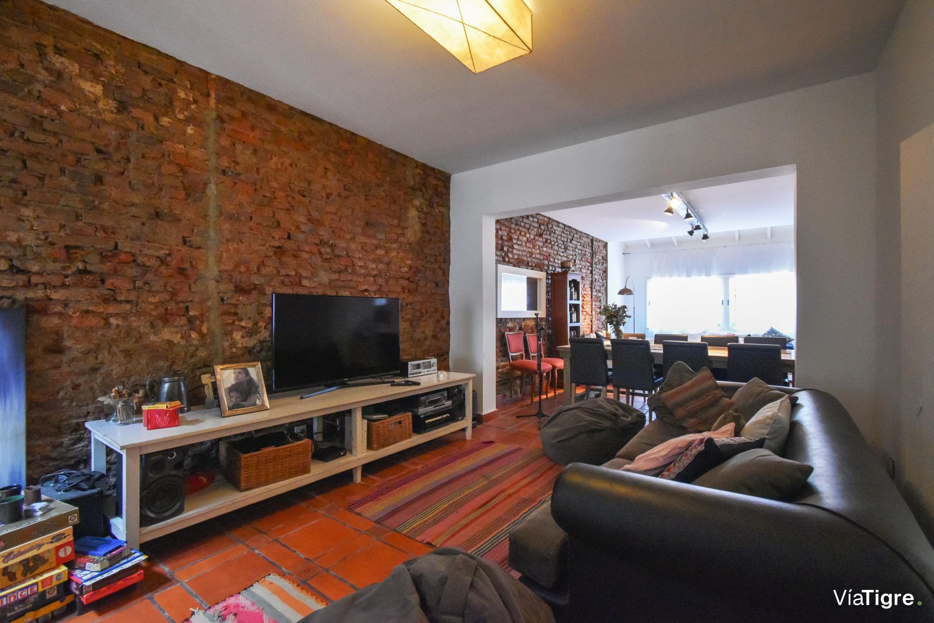 Venta casa lote propio con quincho y pileta