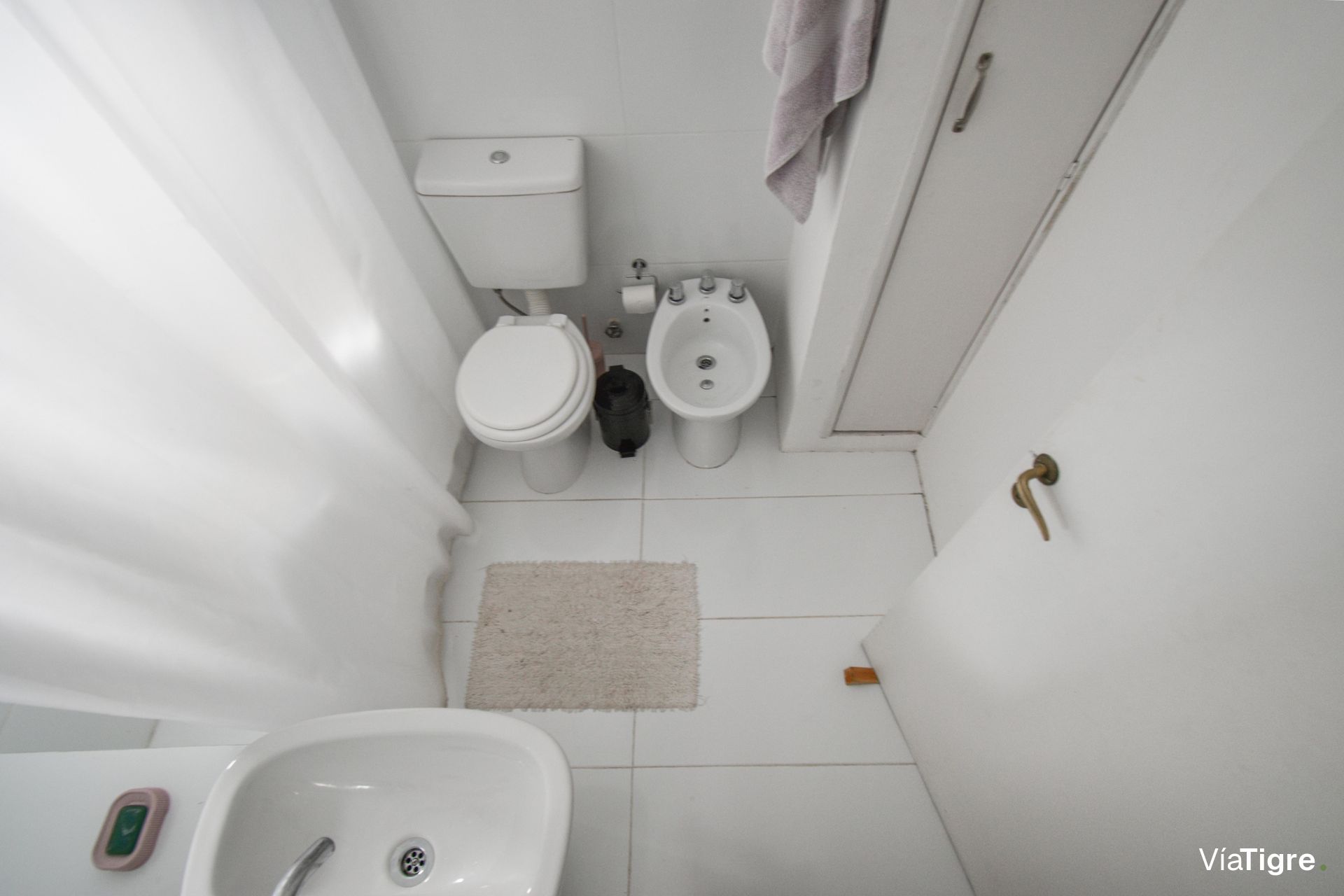 Venta casa lote propio con quincho y pileta