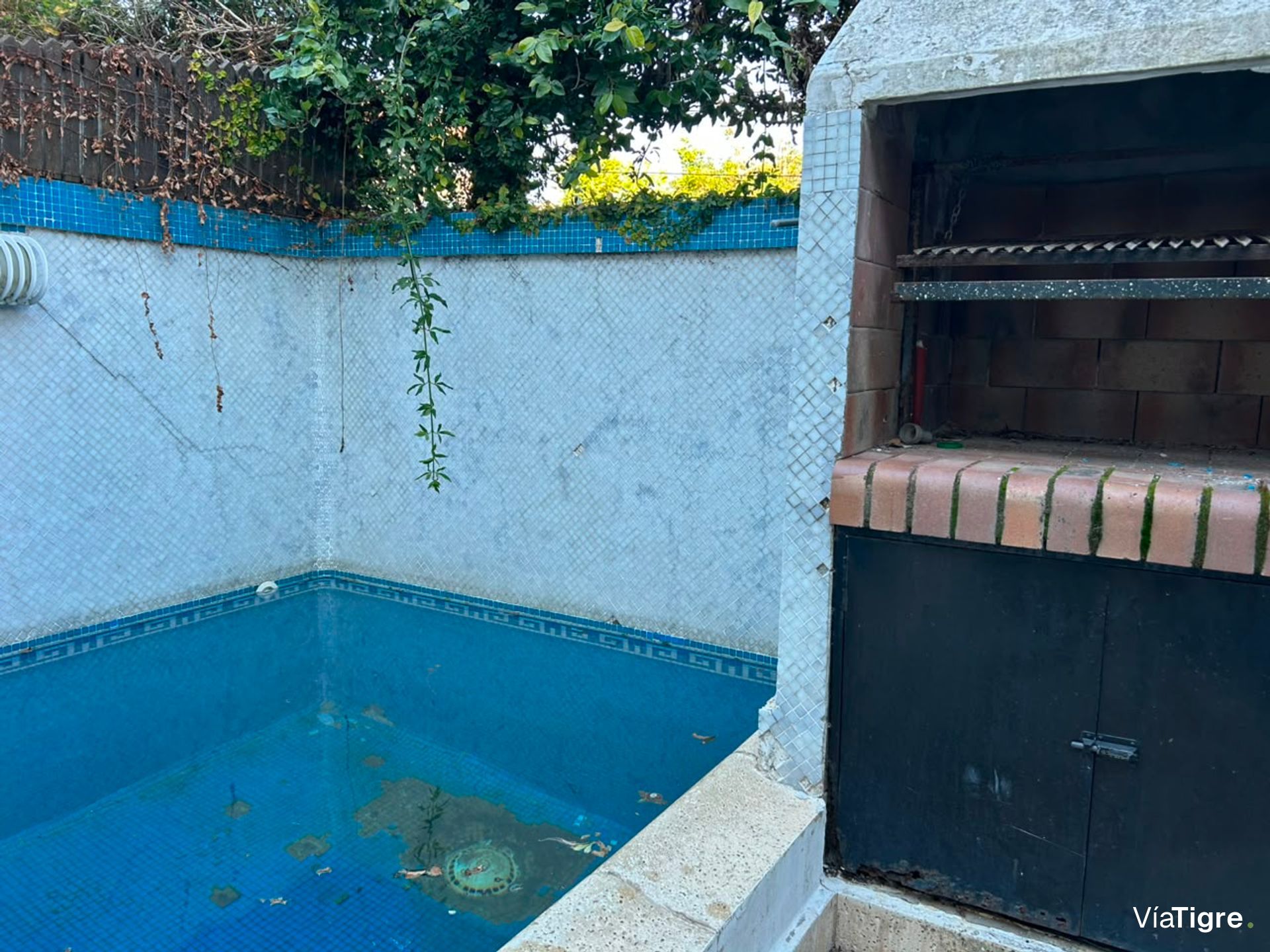 Triplex con patio, piscina, Apto Crédito