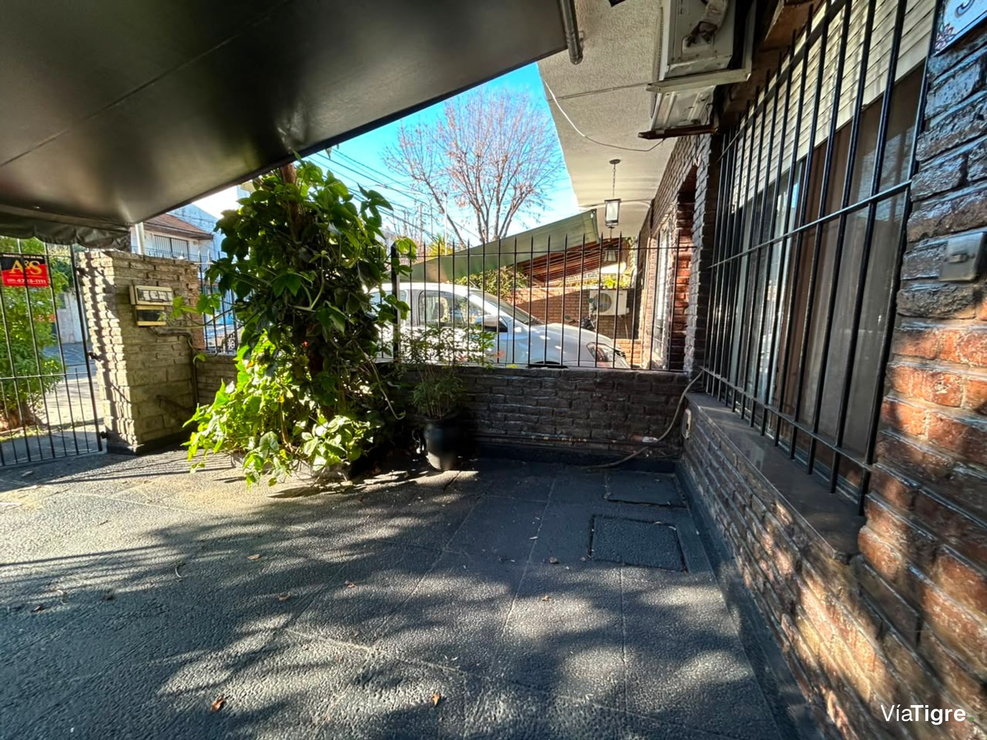 Triplex con patio, piscina, Apto Crédito