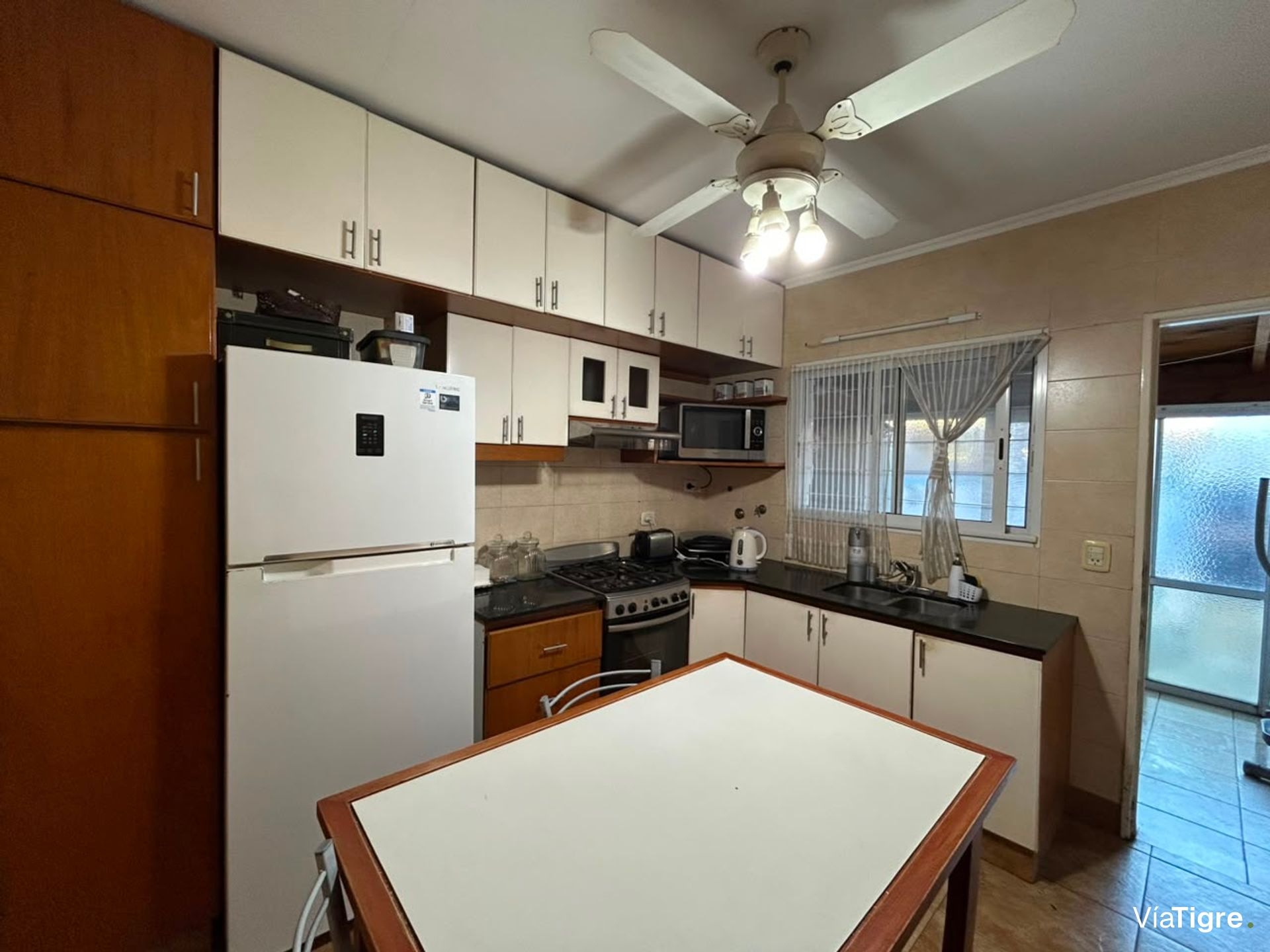 Triplex con patio, piscina, Apto Crédito