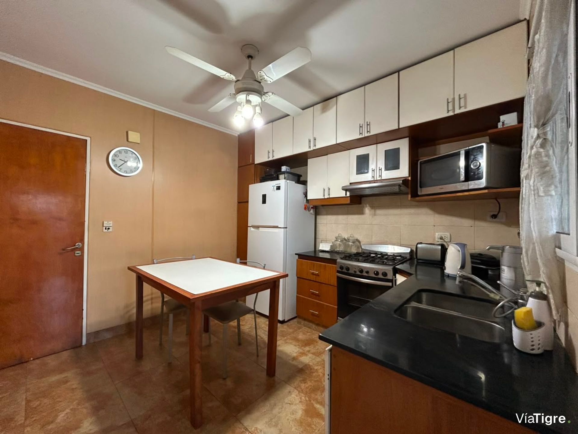 Triplex con patio, piscina, Apto Crédito