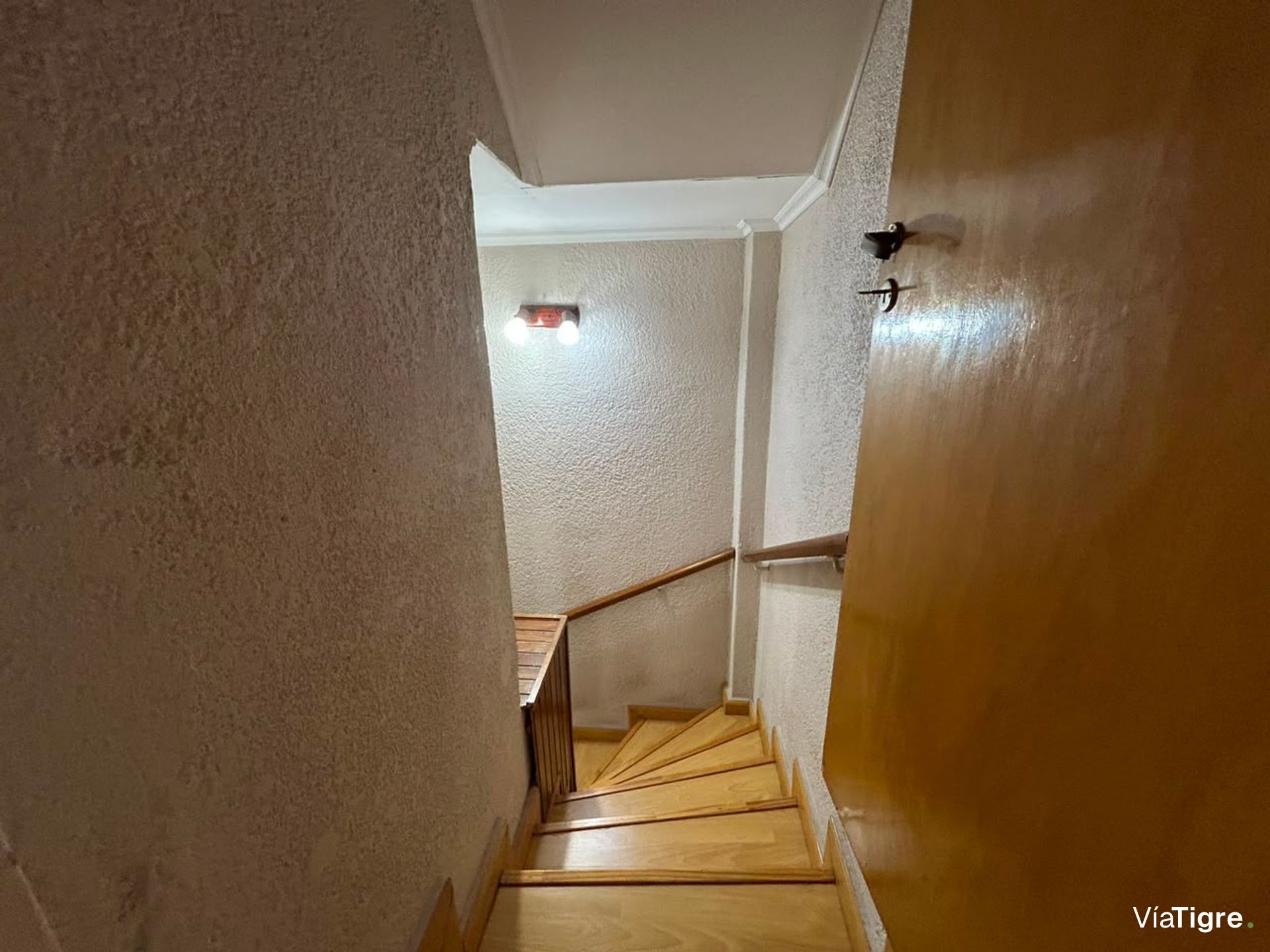 Triplex con patio, piscina, Apto Crédito