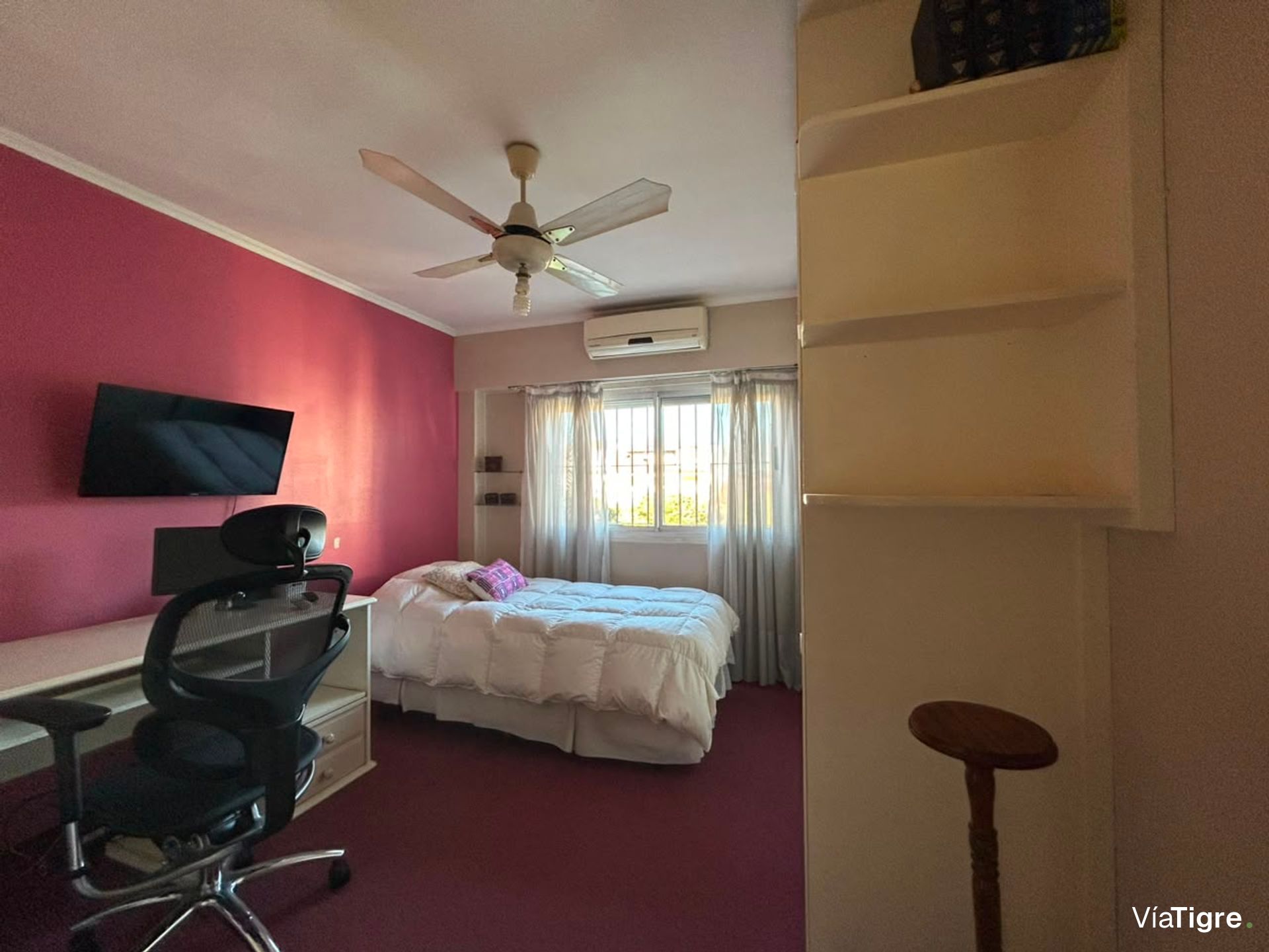 Triplex con patio, piscina, Apto Crédito