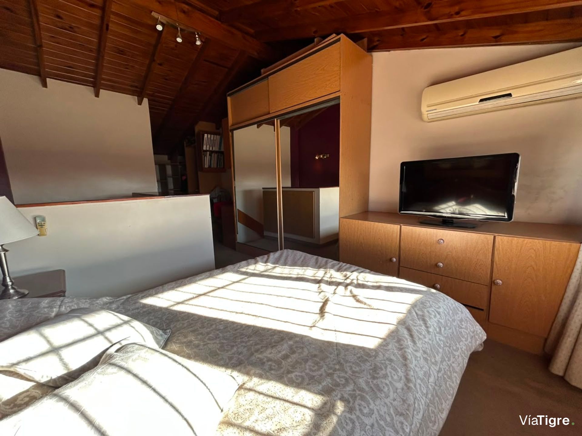 Triplex con patio, piscina, Apto Crédito