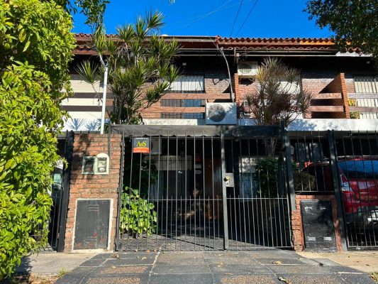 Triplex con patio, piscina, Apto Crédito