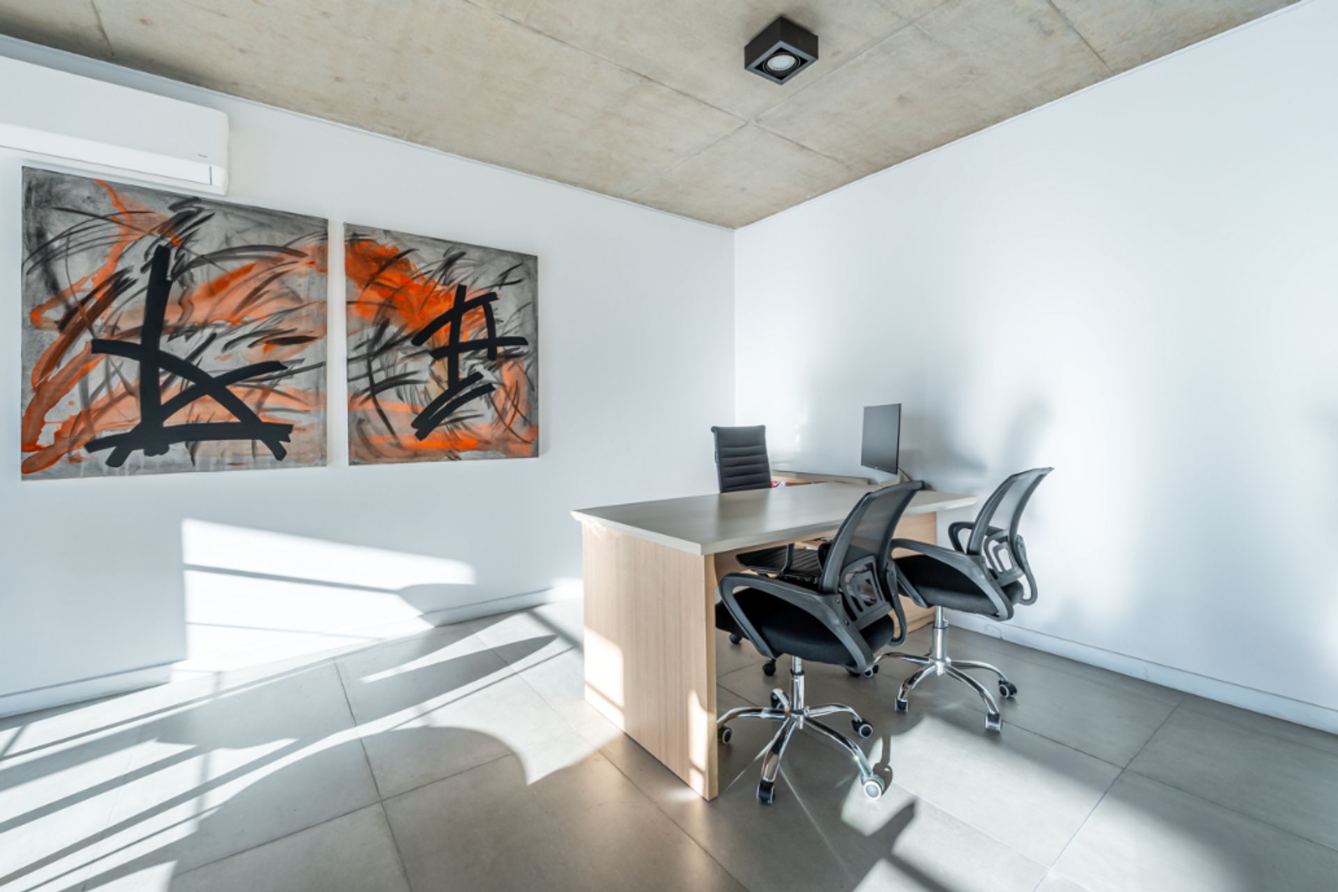 Venta Oficina Premium 2 cocheras Amoblada Olivos