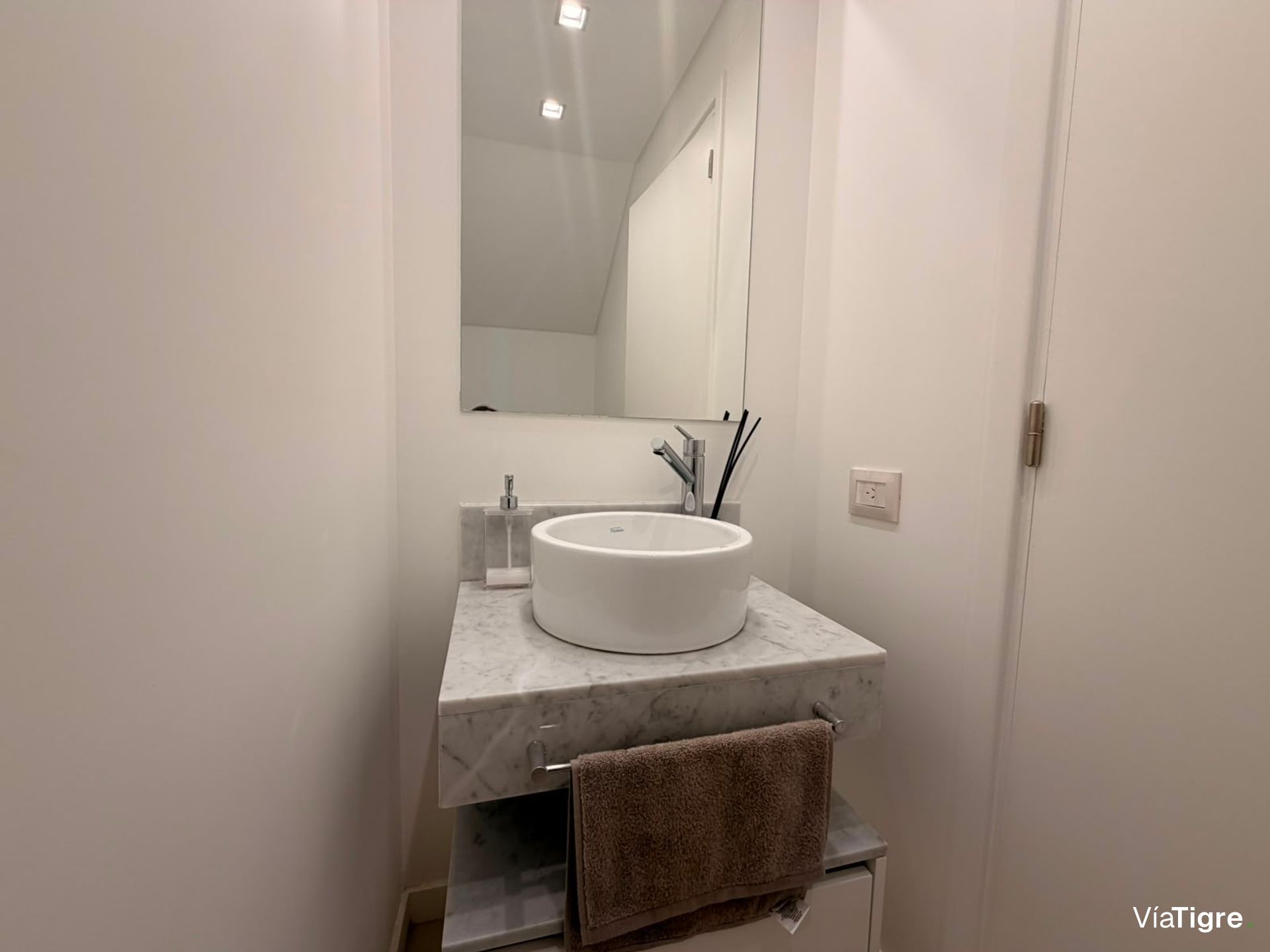 VENTA Depto 4 amb. con amarra en Venice Tigre