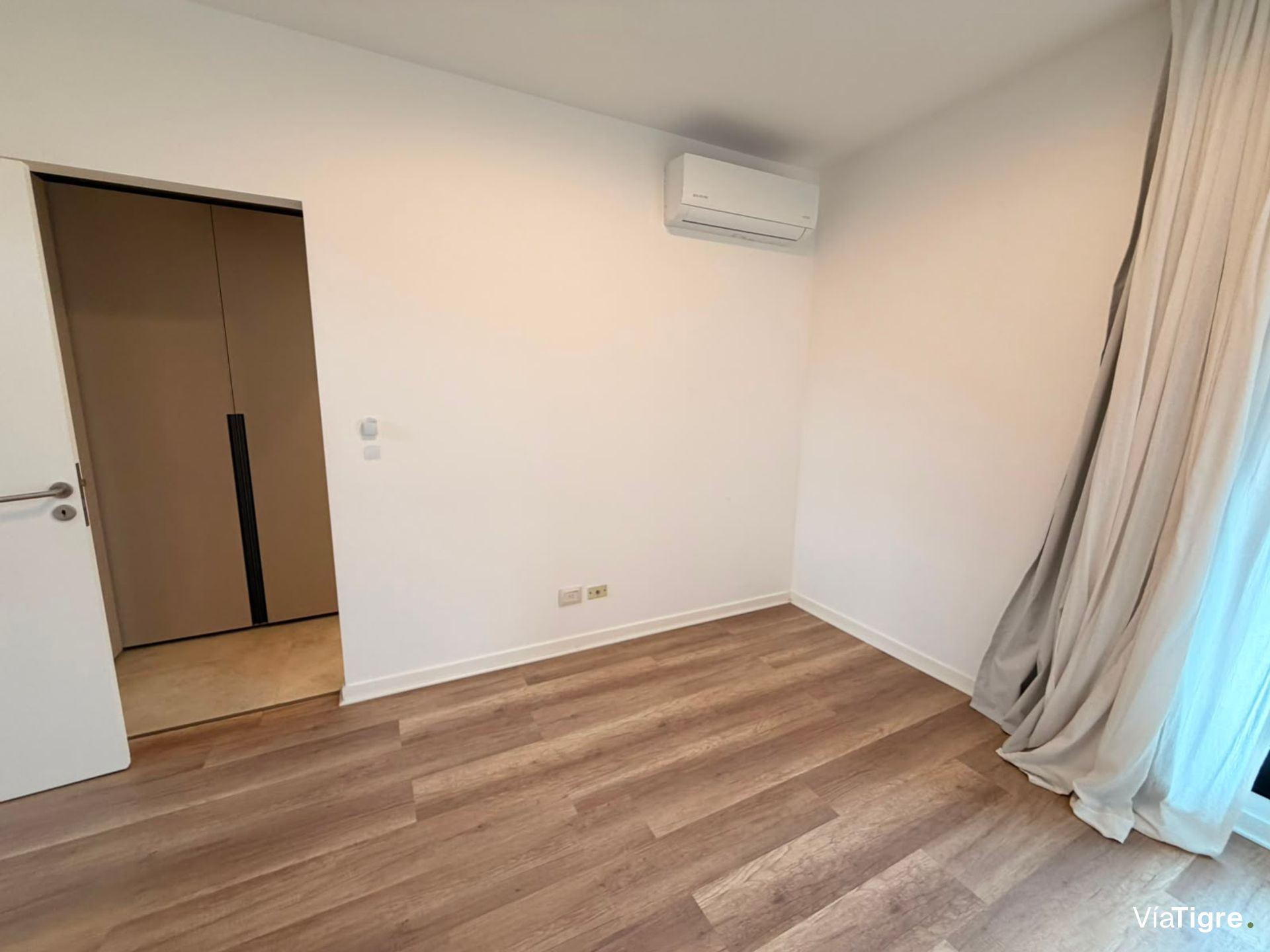 VENTA Depto 4 amb. con amarra en Venice Tigre