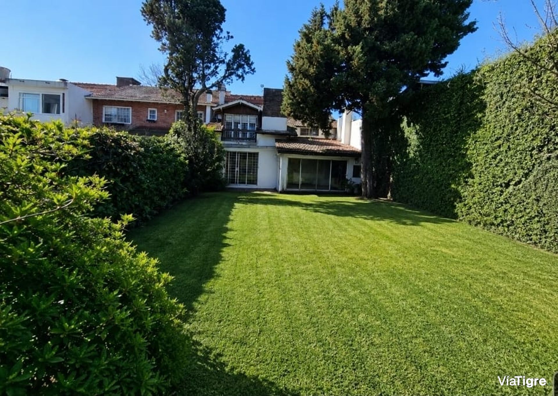 Casa En Venta Olivos Vte Lopez Jardin Y Pileta
