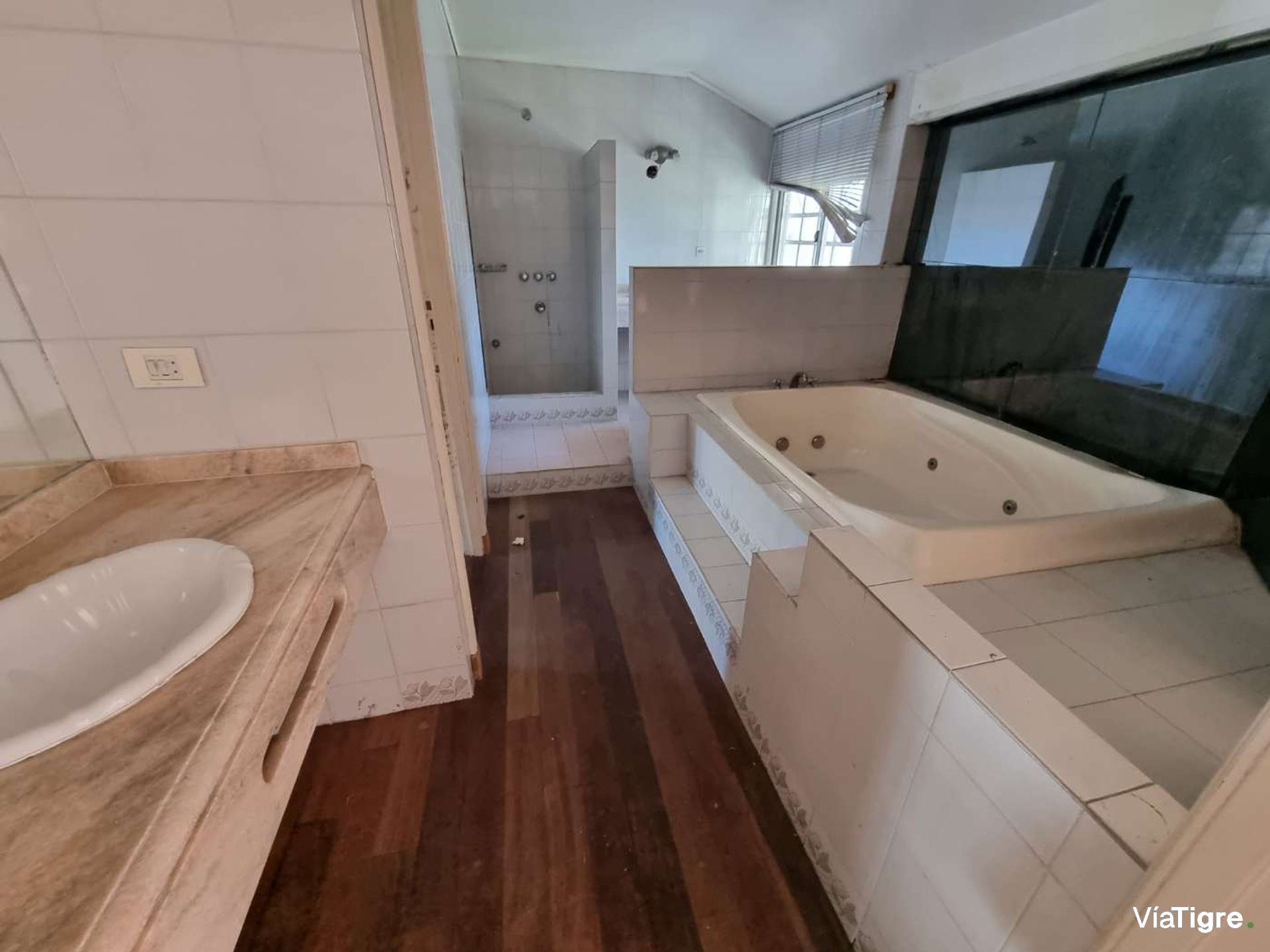 Casa En Venta Olivos Vte Lopez Jardin Y Pileta