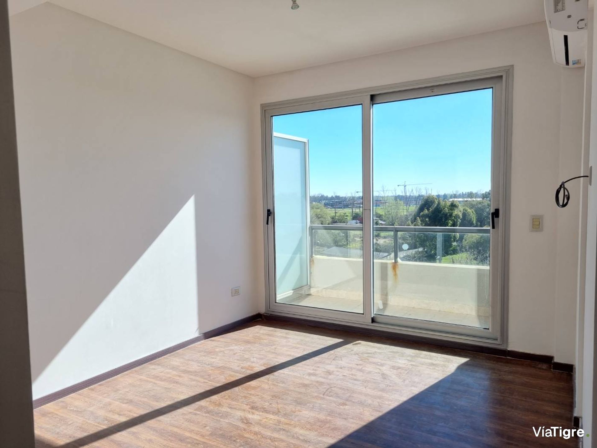 Departamento En Venta 3 Amb Espigon 13 Vista / Rio