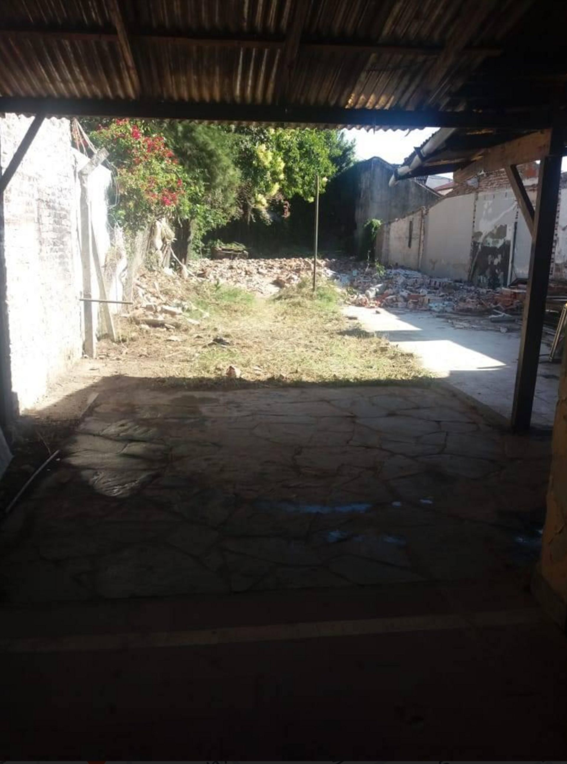 Super Oportunidad casa de 3 amb ,Local y Garage