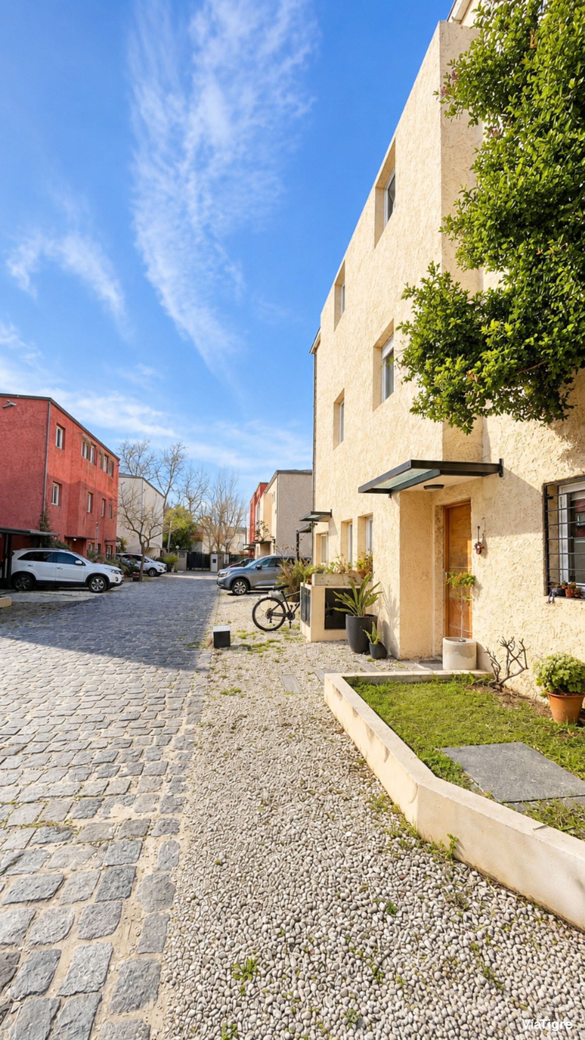 Casa en barrio privado LA ALAMEDA - SAN ISIDRO