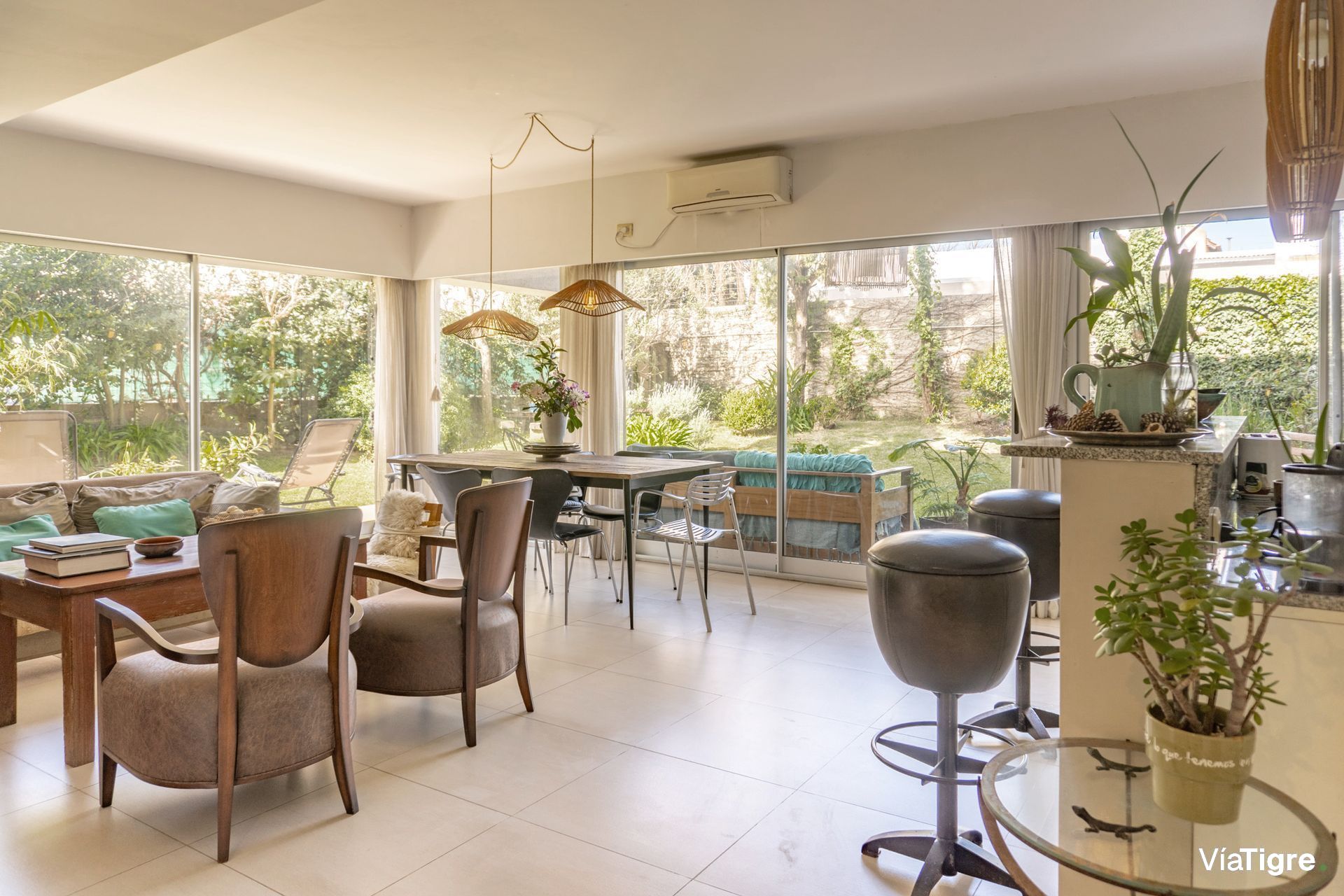 Departamento con jardin Venta, Beccar, 5 ambientes