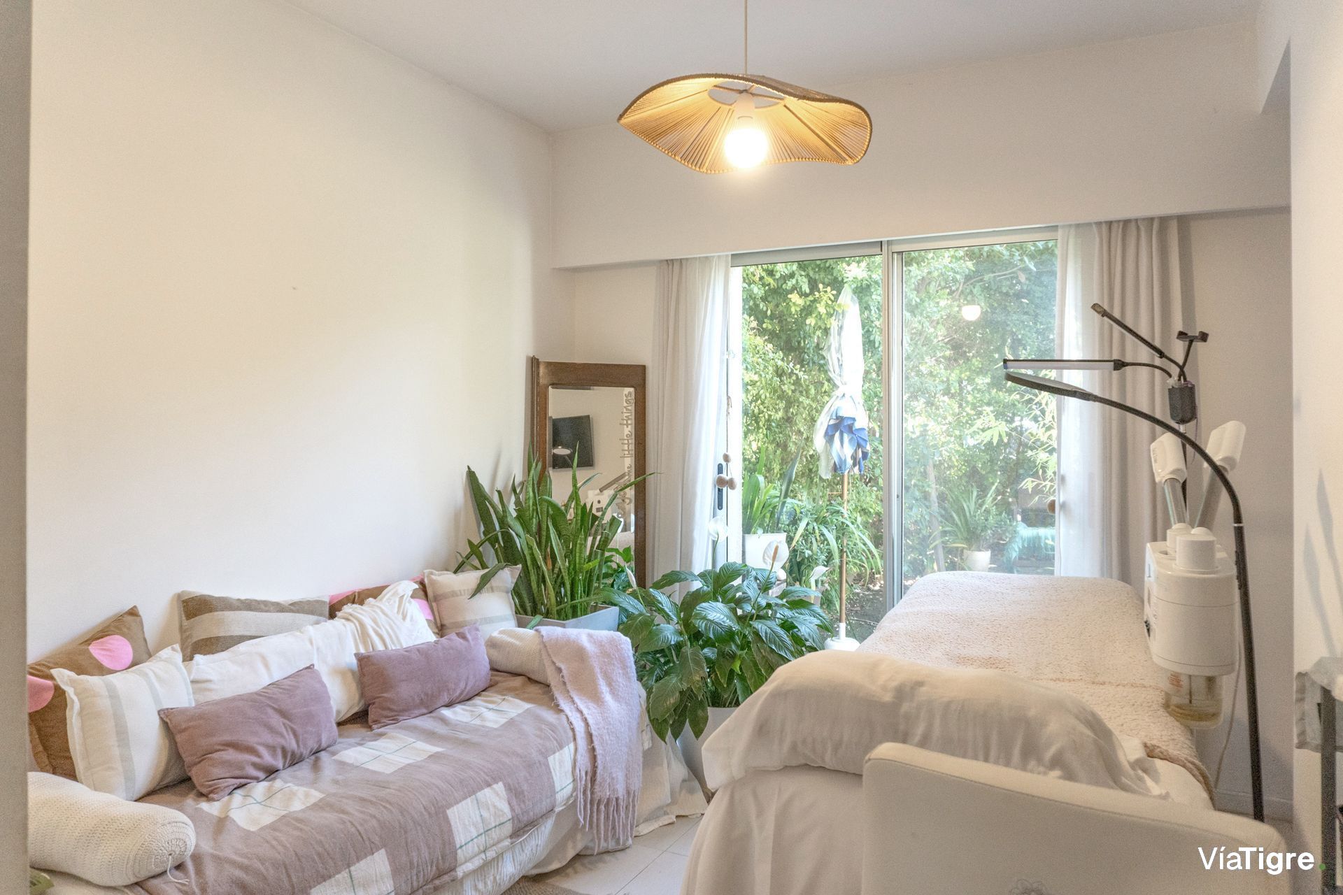 Departamento con jardin Venta, Beccar, 5 ambientes