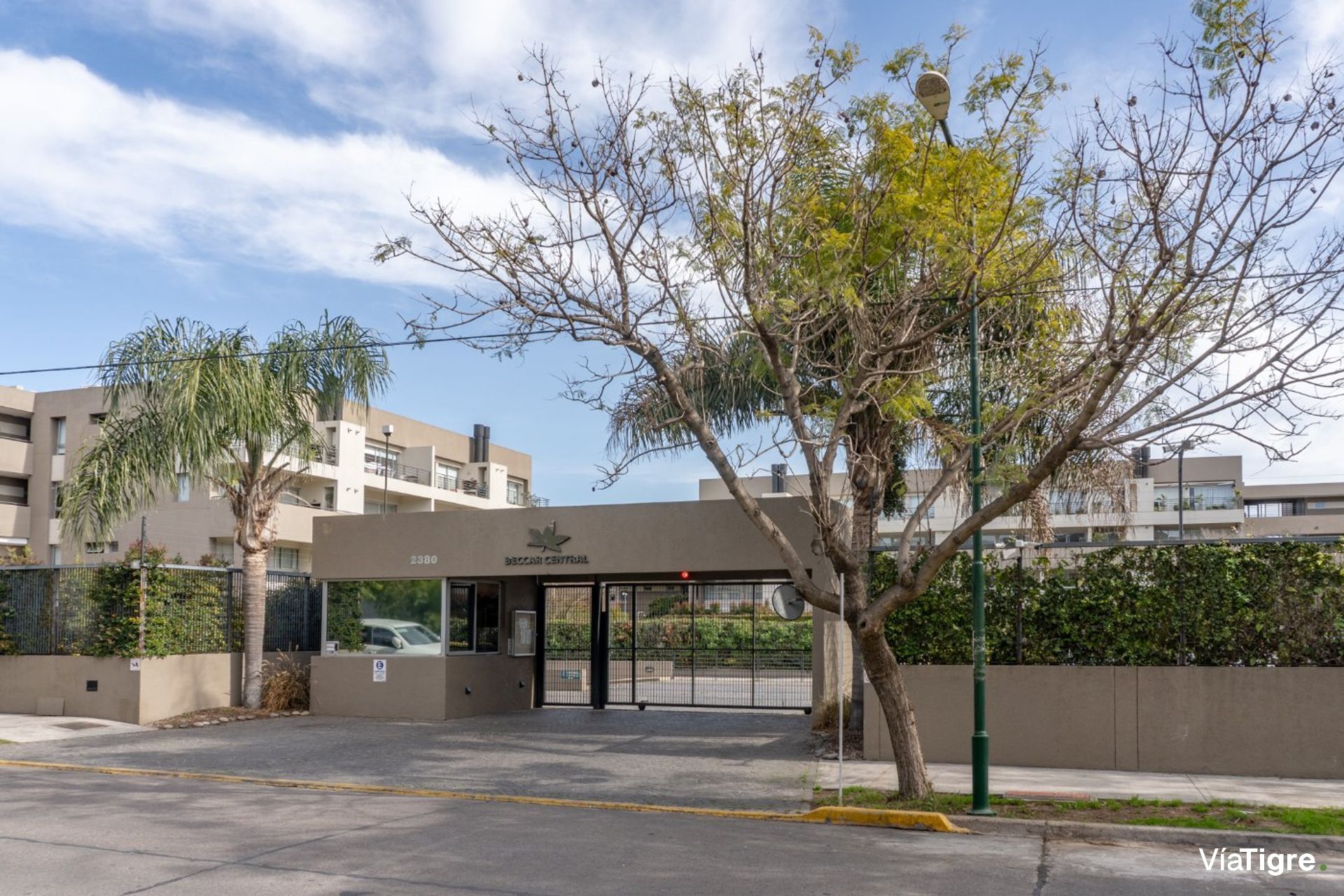 Departamento con jardin Venta, Beccar, 5 ambientes