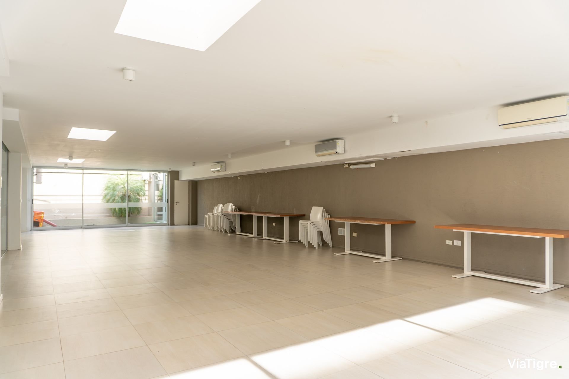 Departamento con jardin Venta, Beccar, 5 ambientes