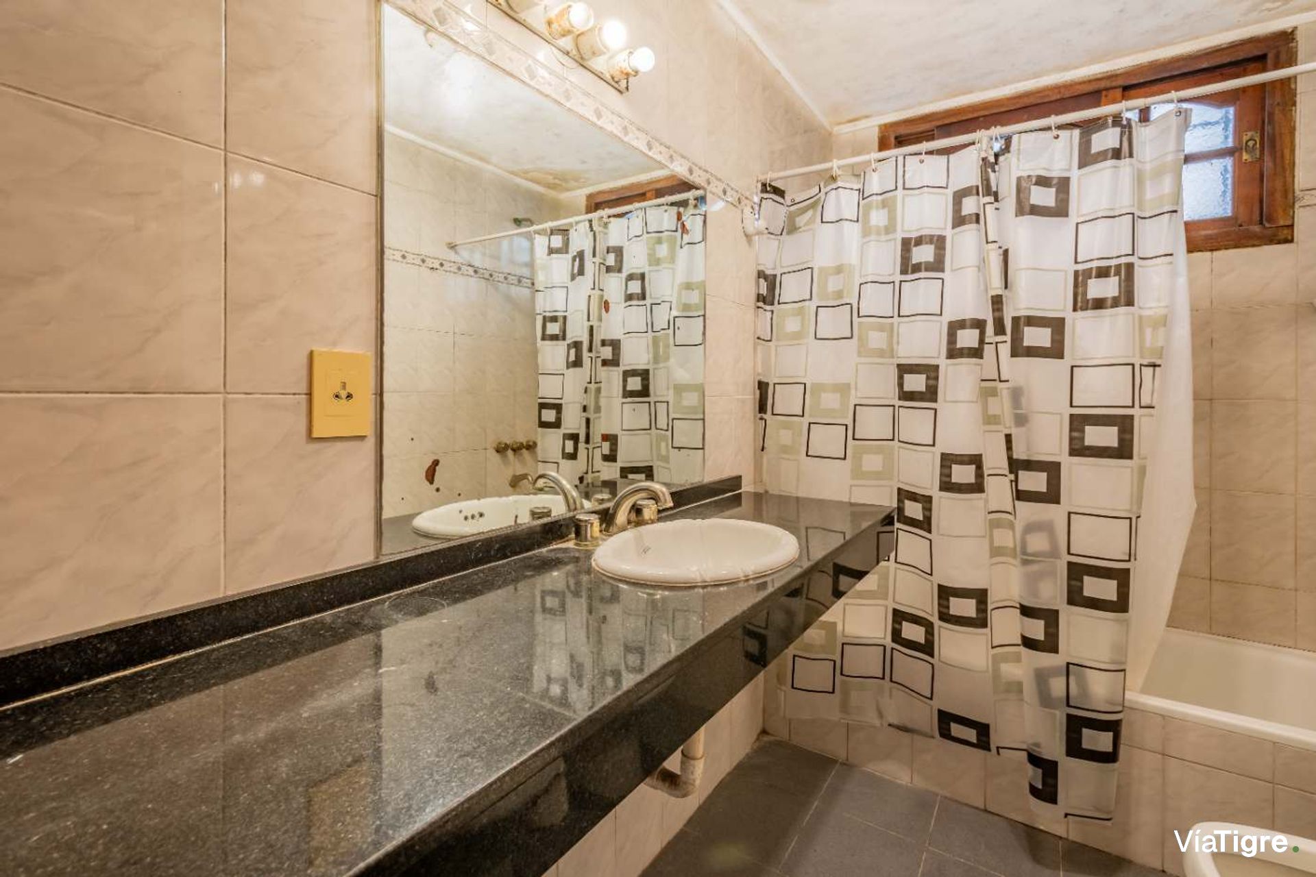 Venta Casa 5 amb con Pileta Cochera Vicente Lopez