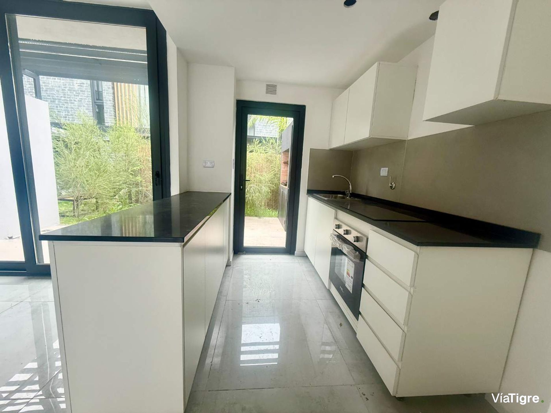 Venta Casa 4 Amb Jardin A Estrenar. Sunny Tigre
