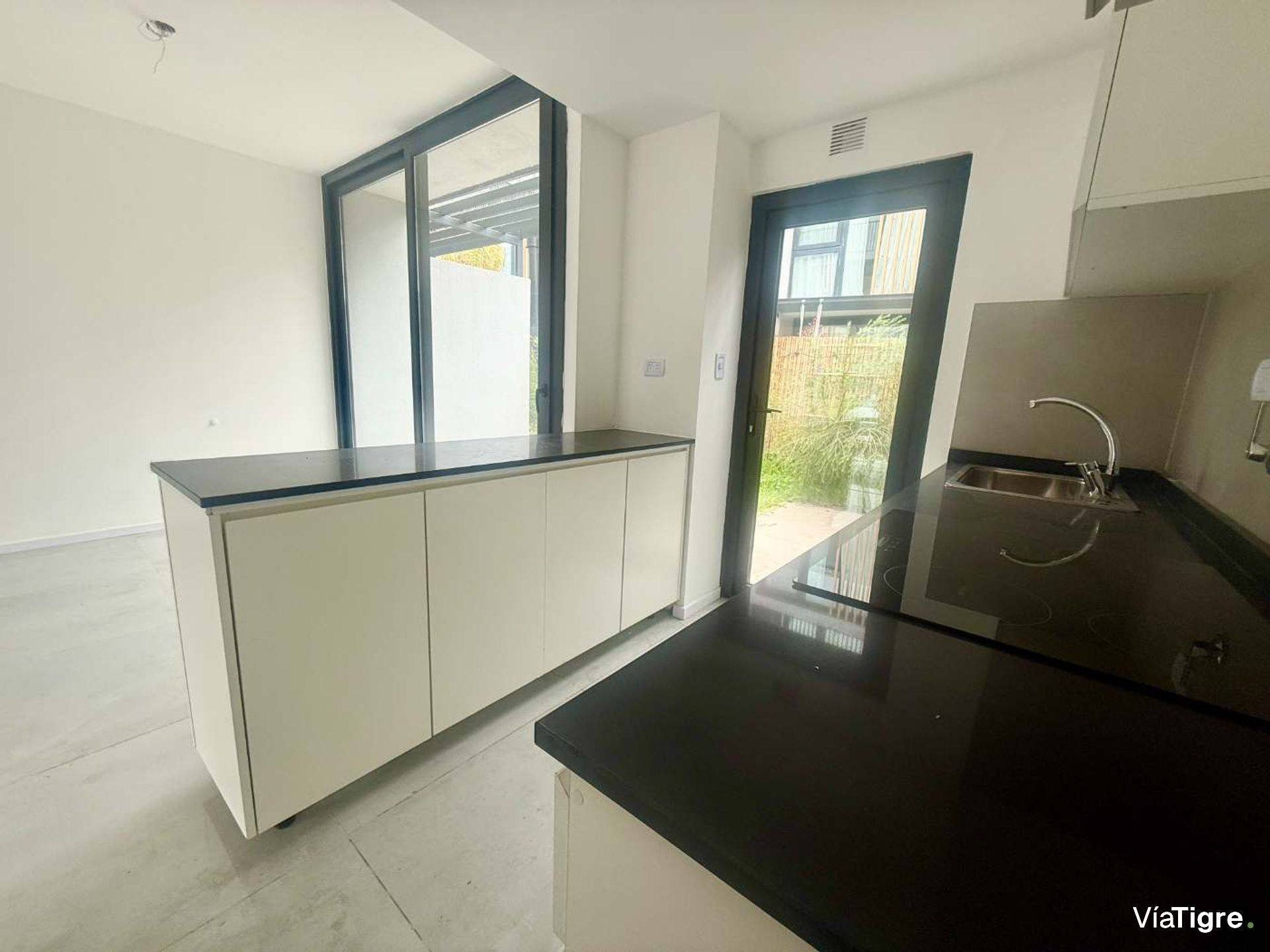 Venta Casa 4 Amb Jardin A Estrenar. Sunny Tigre