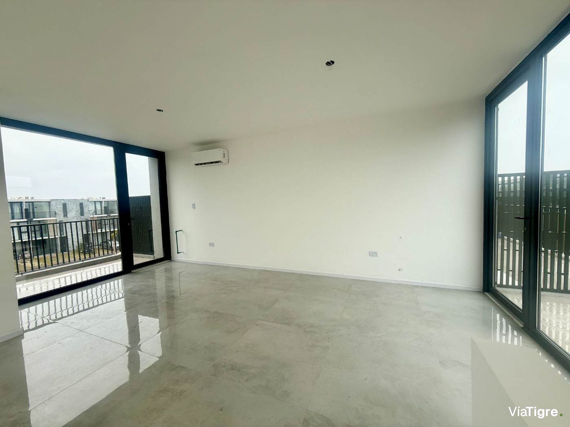 Venta Casa 4 Amb Jardin A Estrenar. Sunny Tigre