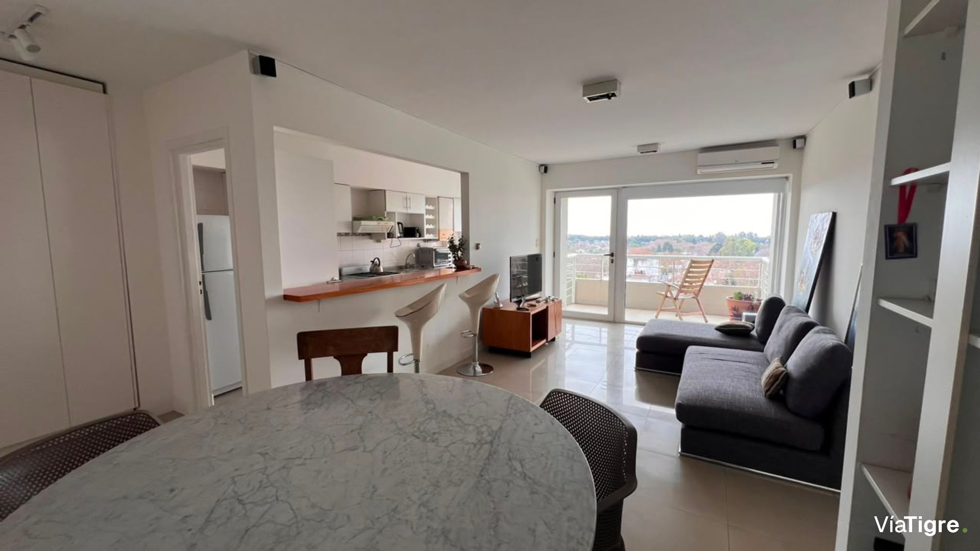 Alq. 2 Ambs. Amoblado Martinez Balcon Cochera