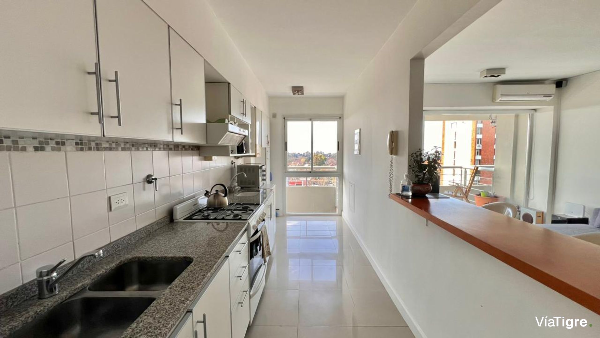 Alq. 2 Ambs. Amoblado Martinez Balcon Cochera