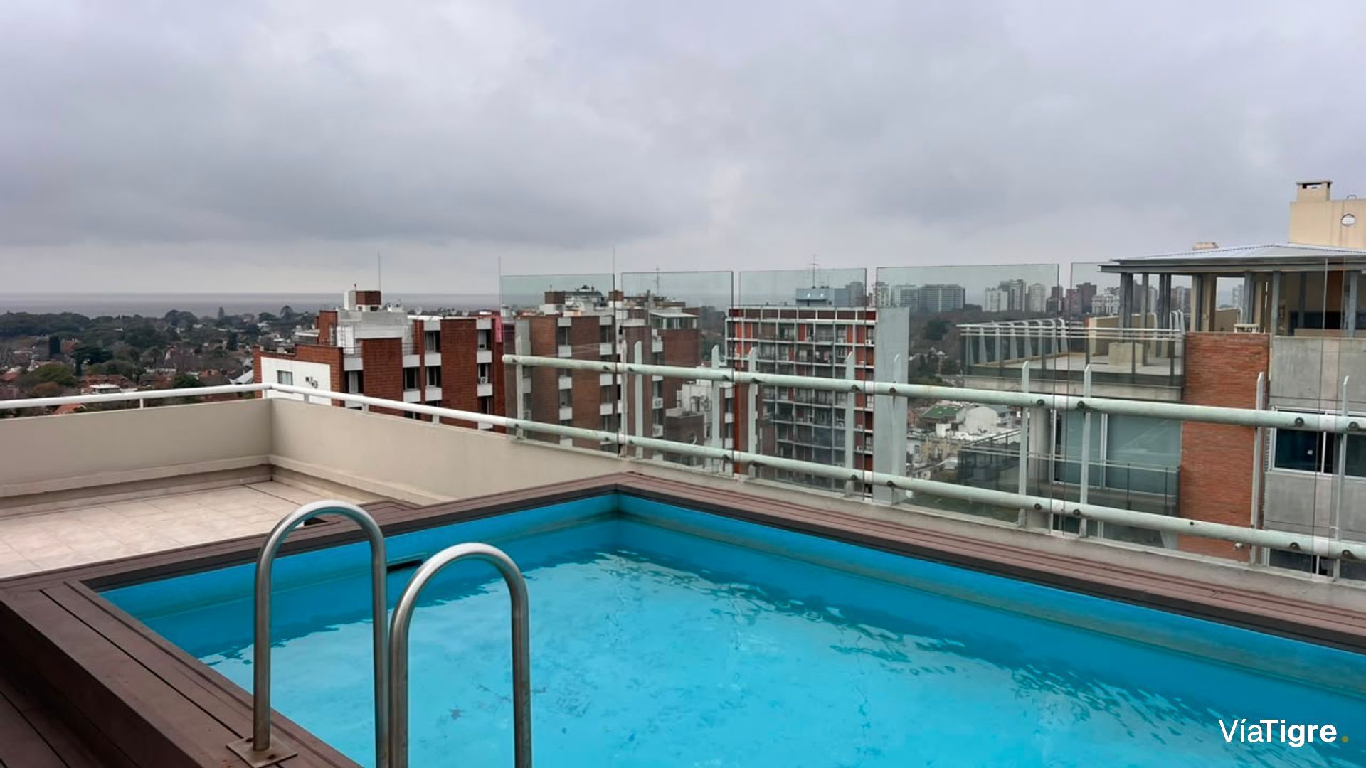 Alq. 2 Ambs. Amoblado Martinez Balcon Cochera