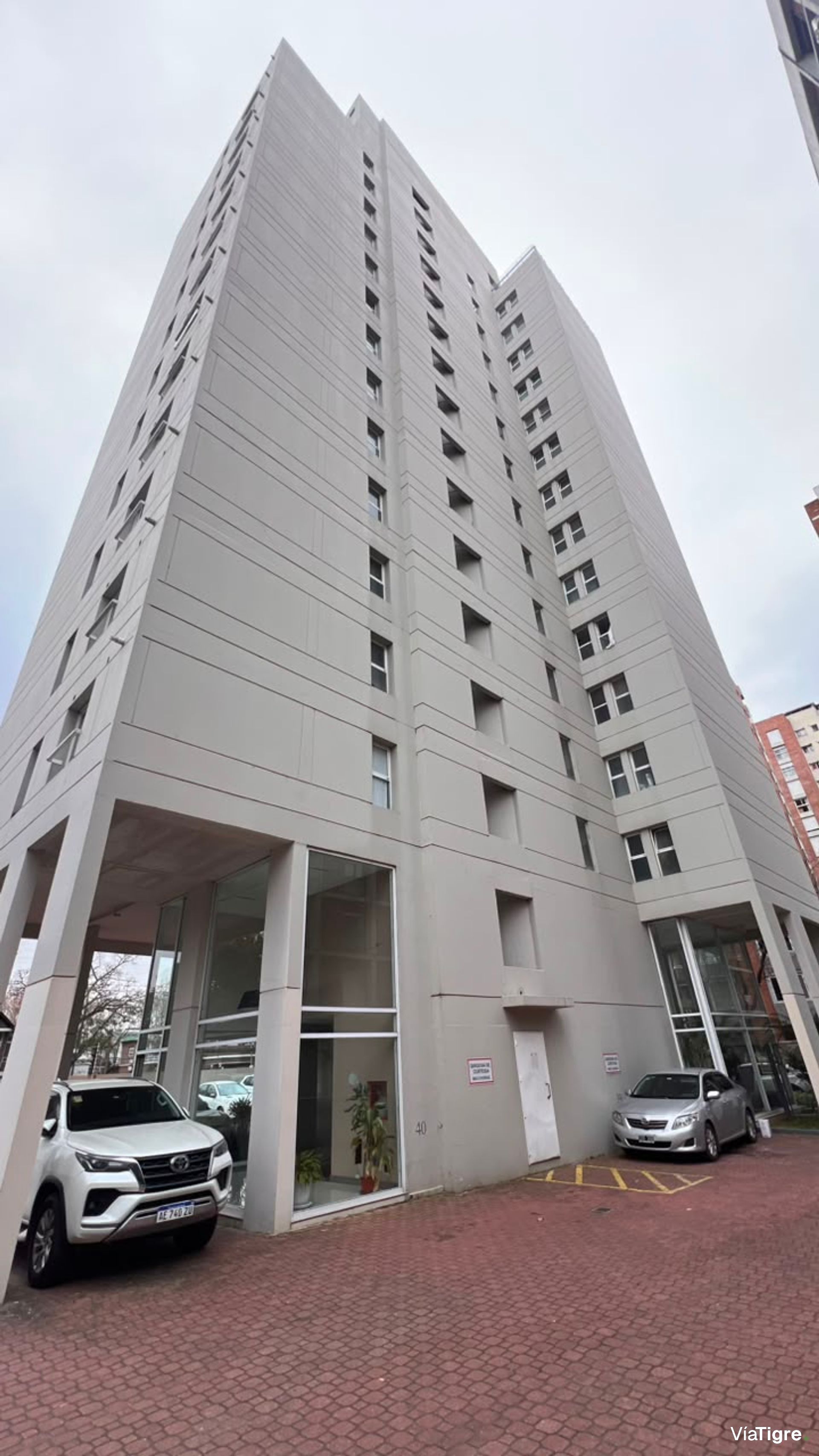 Alq. 2 Ambs. Amoblado Martinez Balcon Cochera