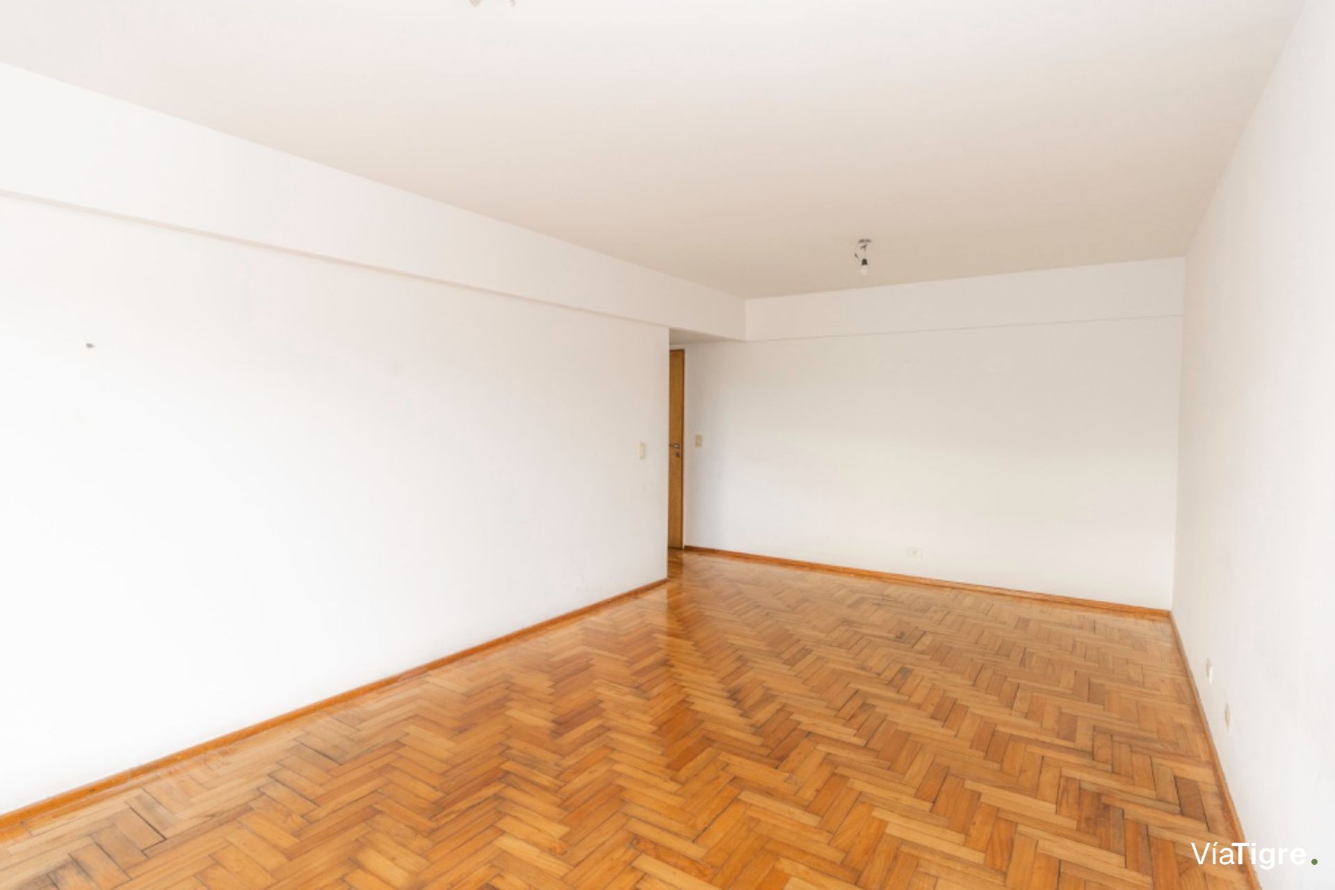 Dpto 5 amb c/balcones y cochera venta en Acassuso