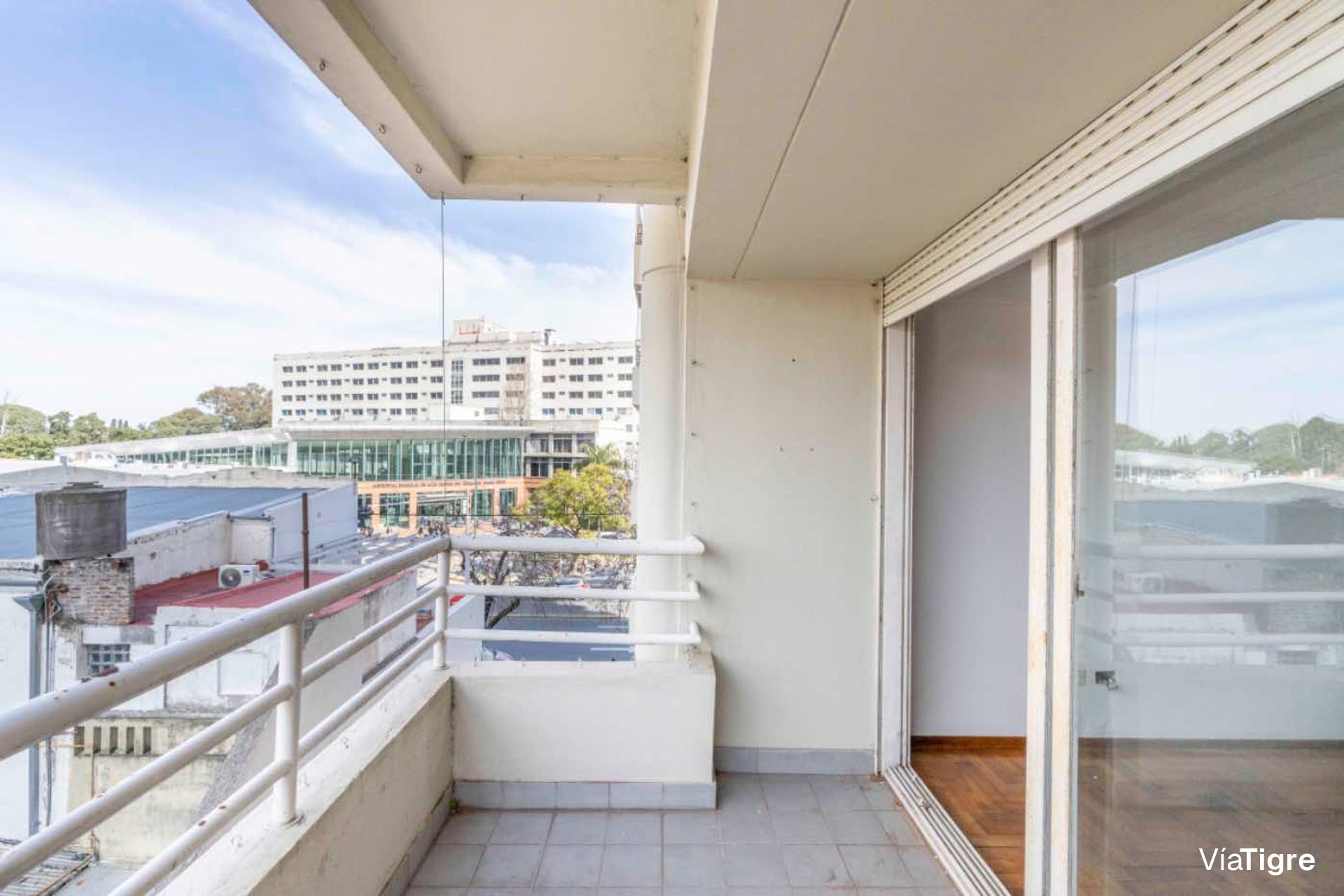 Dpto 5 amb c/balcones y cochera venta en Acassuso
