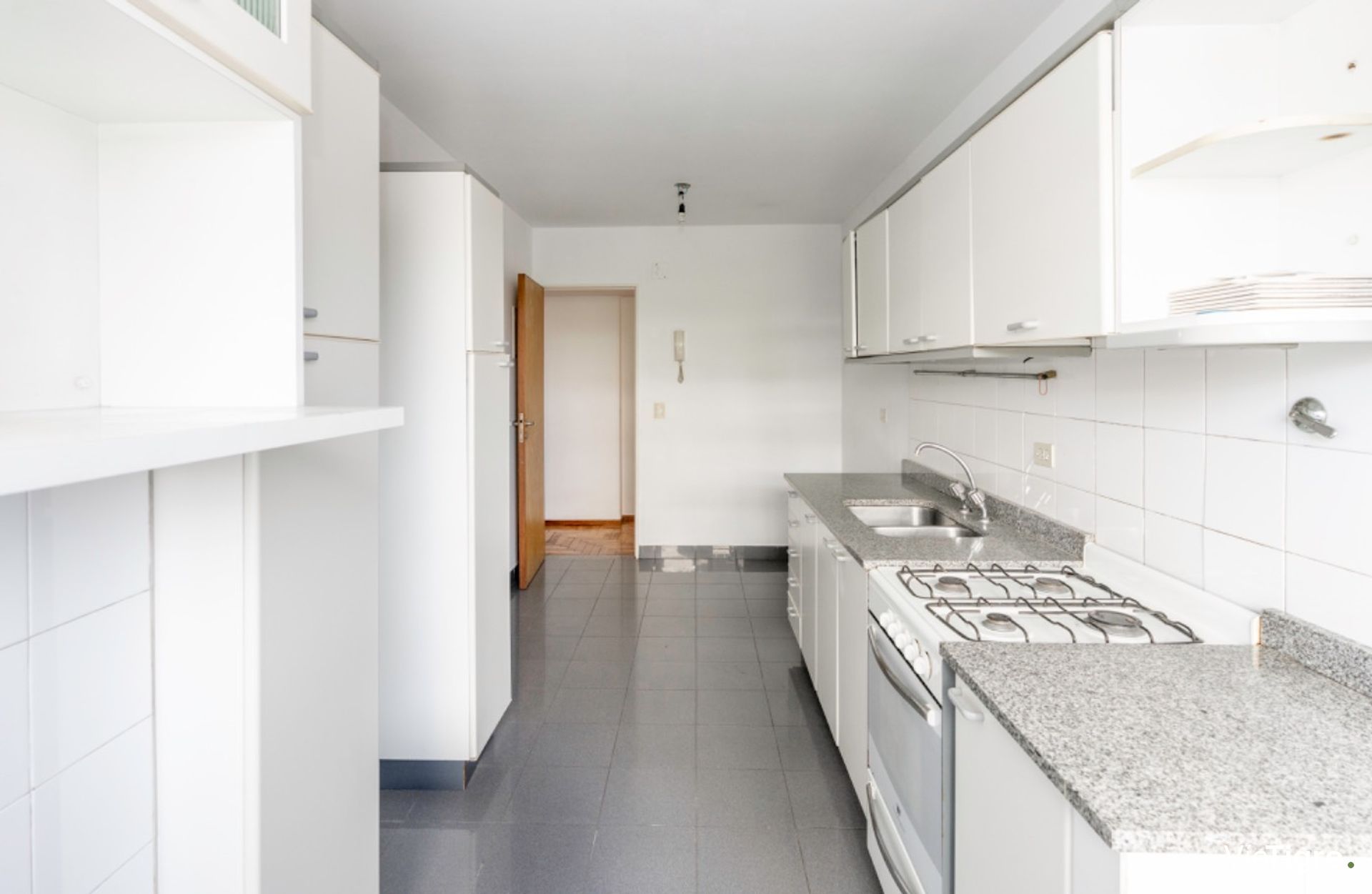 Dpto 5 amb c/balcones y cochera venta en Acassuso