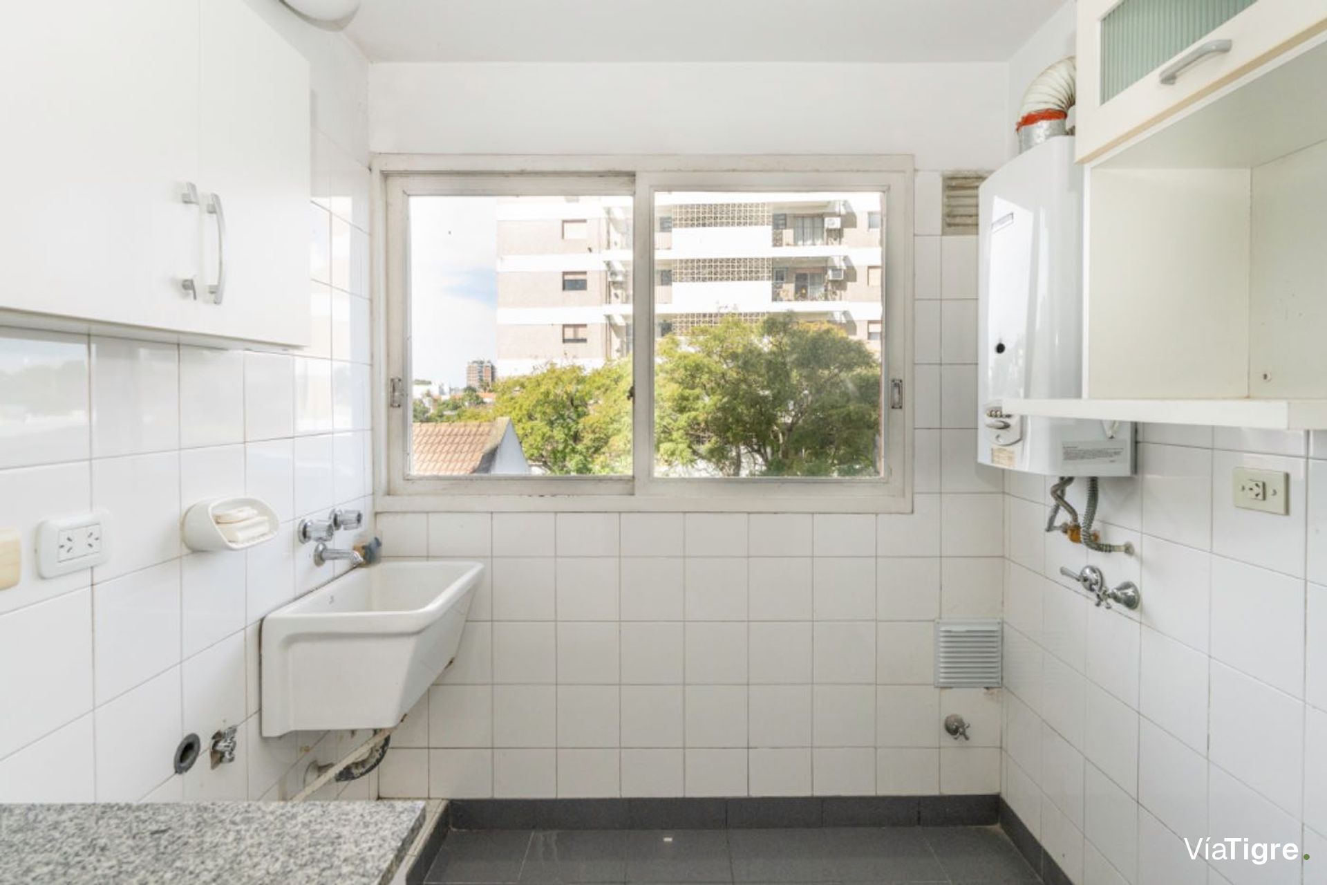 Dpto 5 amb c/balcones y cochera venta en Acassuso