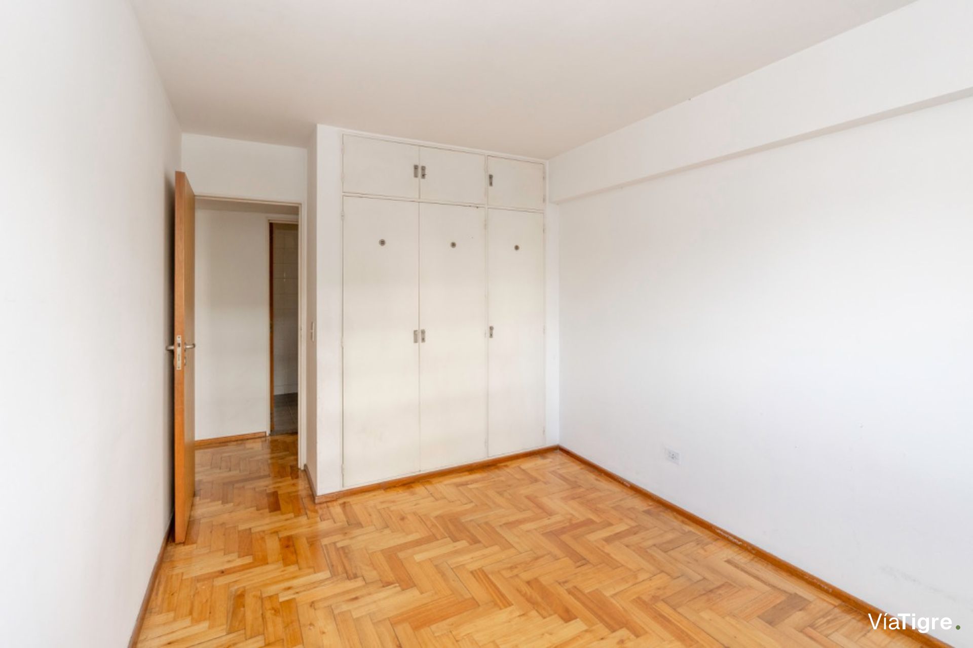 Dpto 5 amb c/balcones y cochera venta en Acassuso