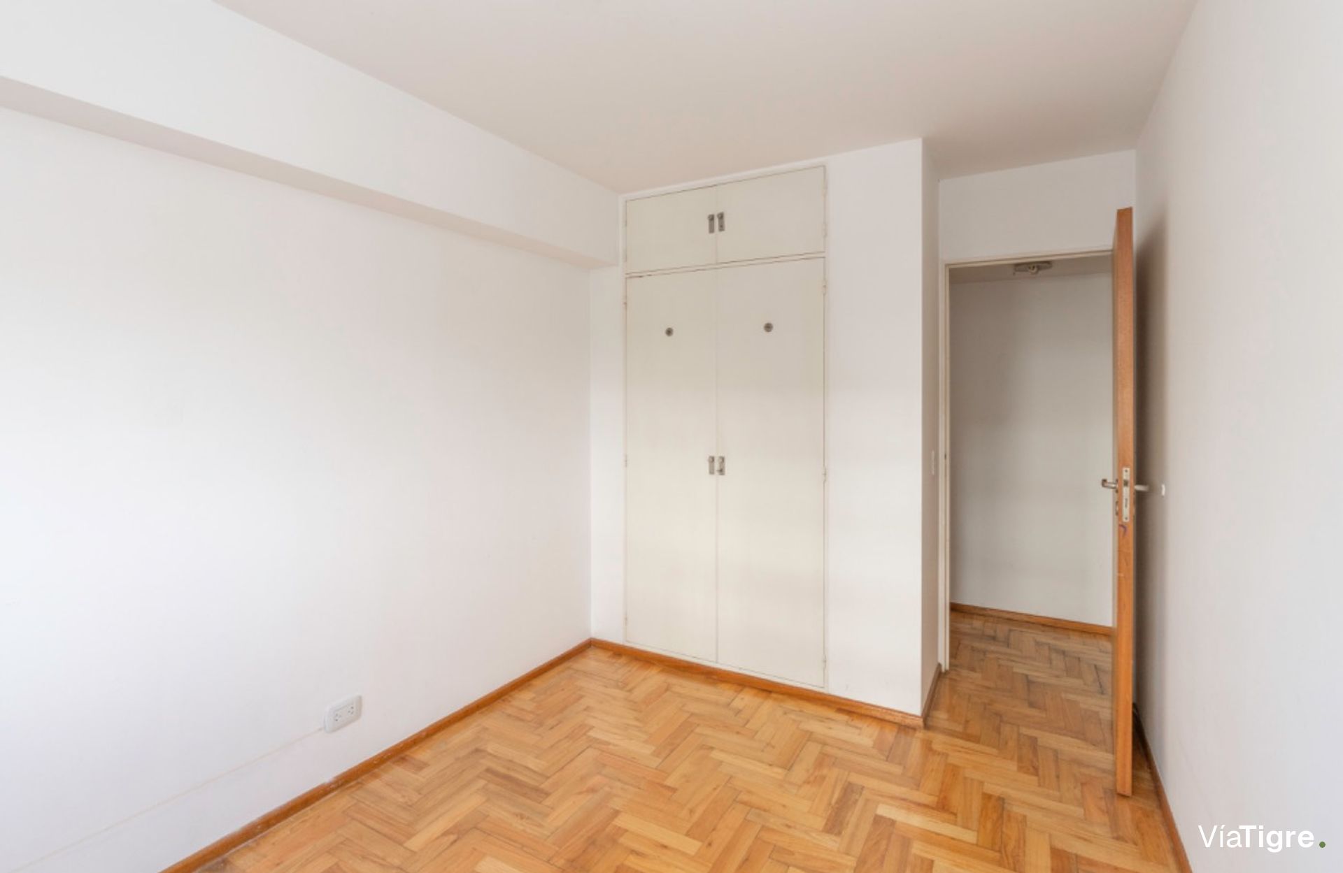 Dpto 5 amb c/balcones y cochera venta en Acassuso