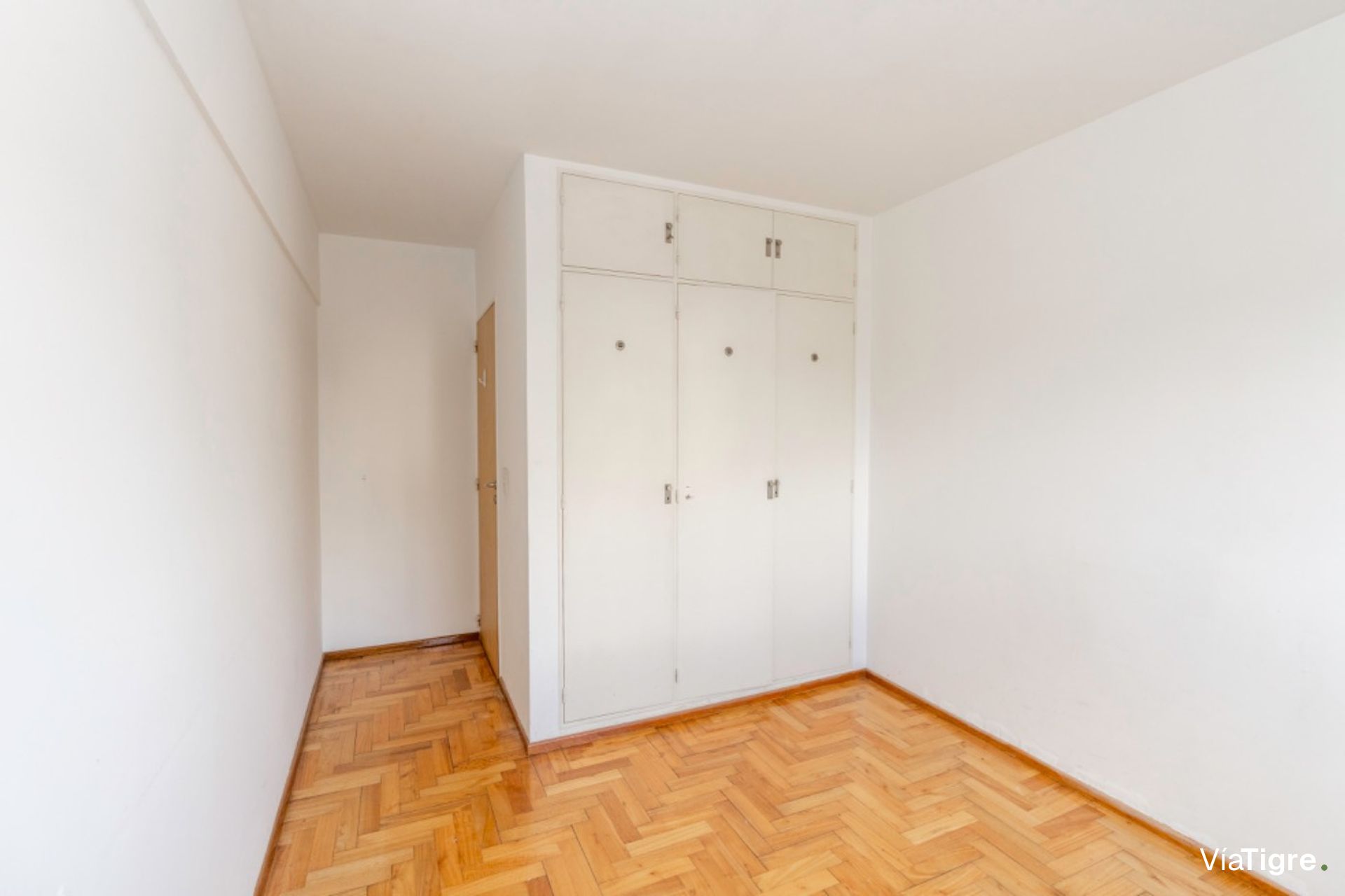 Dpto 5 amb c/balcones y cochera venta en Acassuso