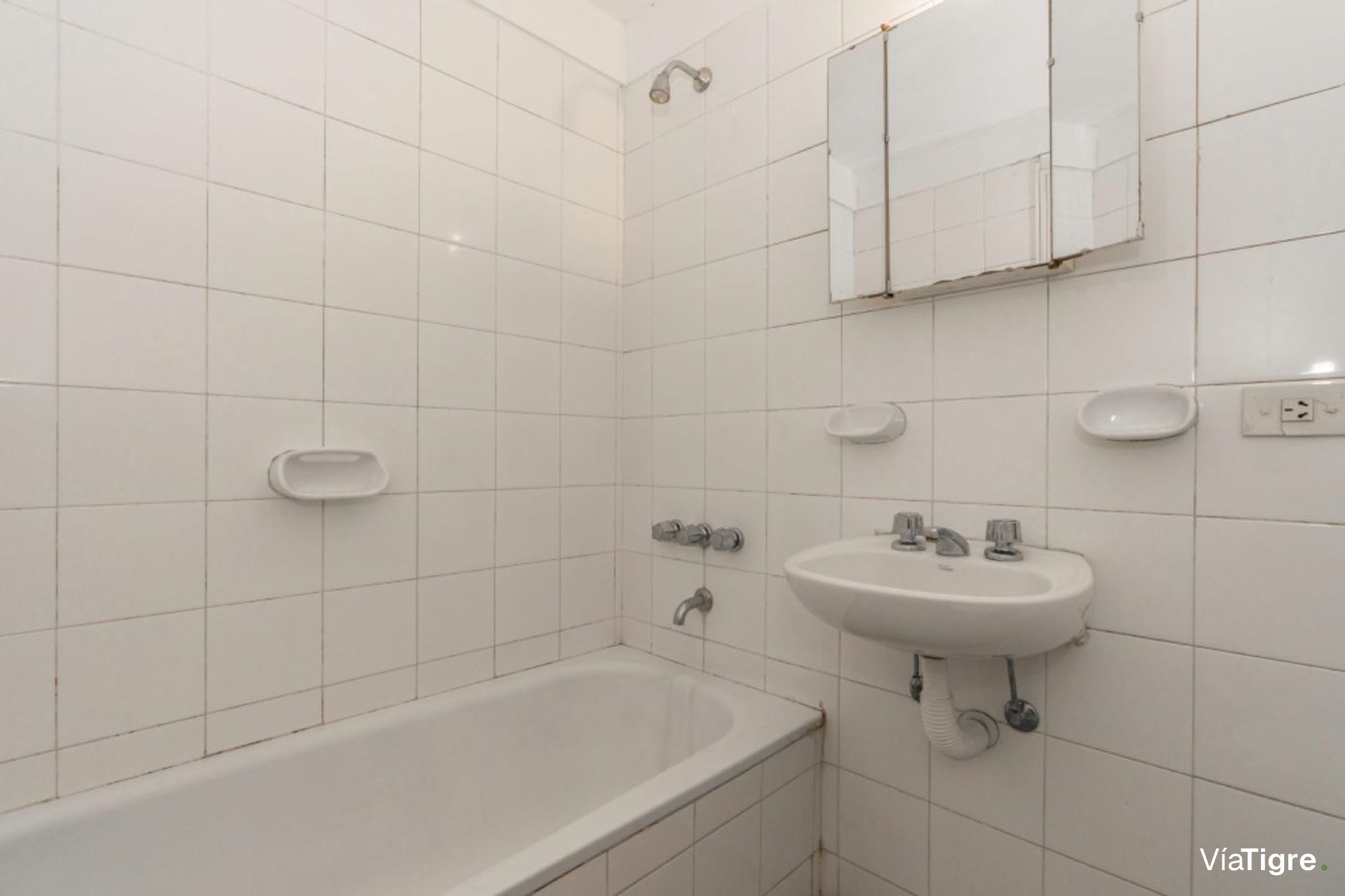 Dpto 5 amb c/balcones y cochera venta en Acassuso