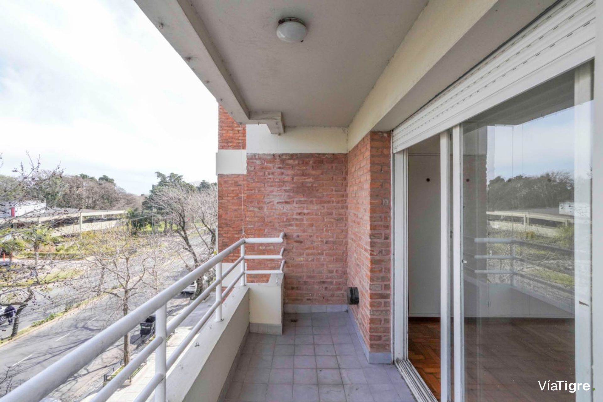 Dpto 5 amb c/balcones y cochera venta en Acassuso