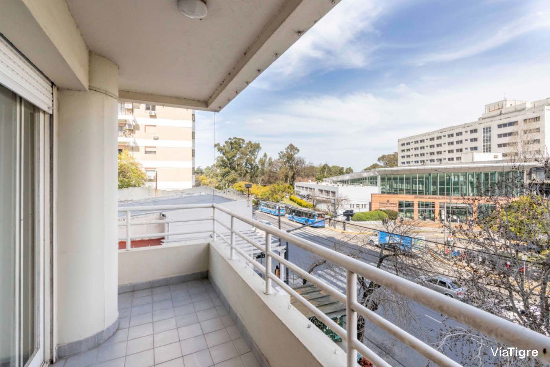 Dpto 5 amb c/balcones y cochera venta en Acassuso