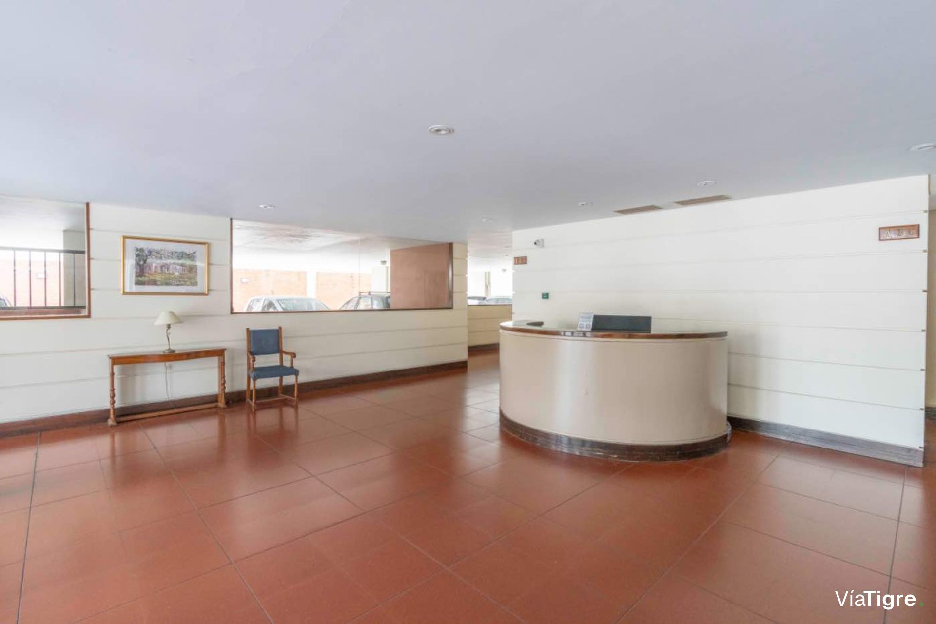 Dpto 5 amb c/balcones y cochera venta en Acassuso