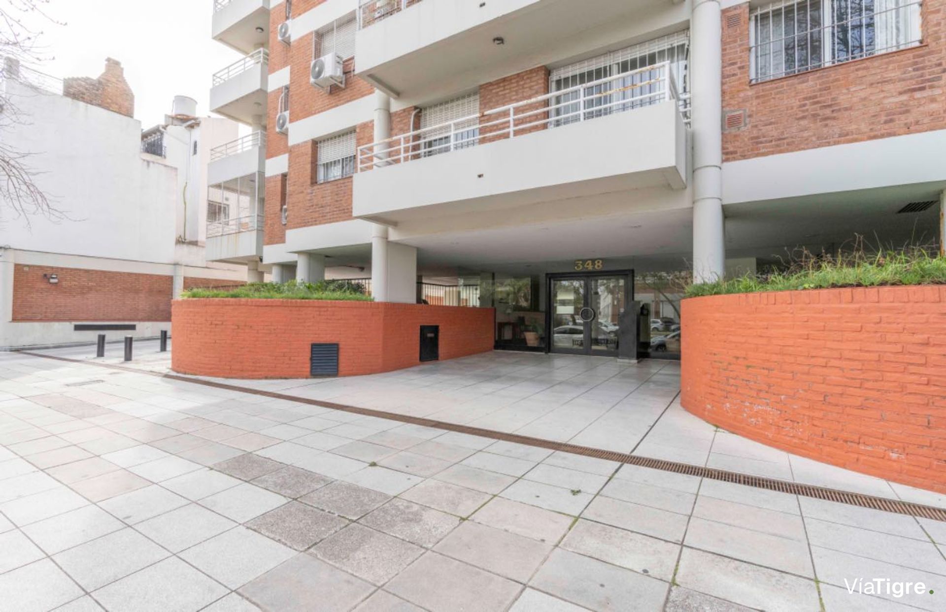 Dpto 5 amb c/balcones y cochera venta en Acassuso