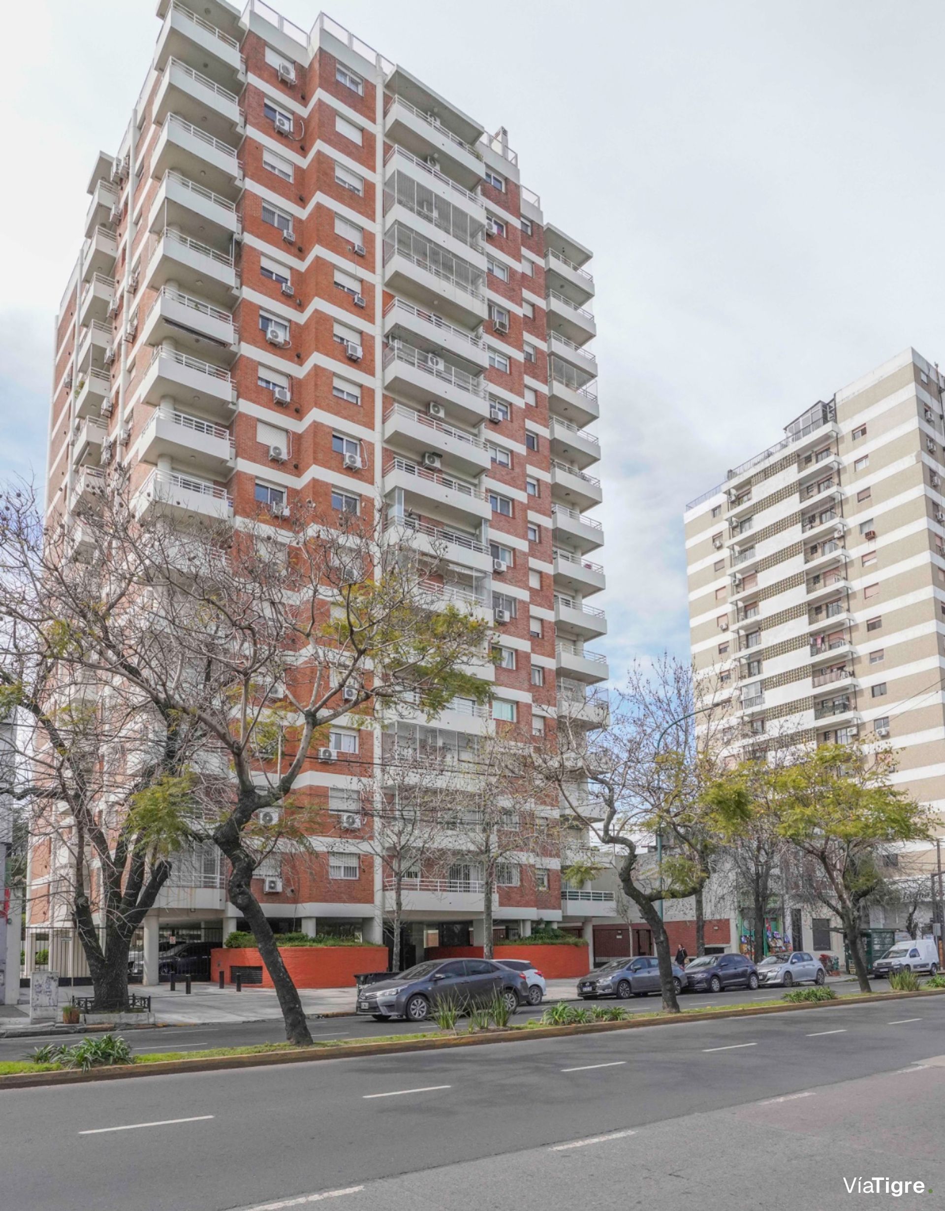 Dpto 5 amb c/balcones y cochera venta en Acassuso