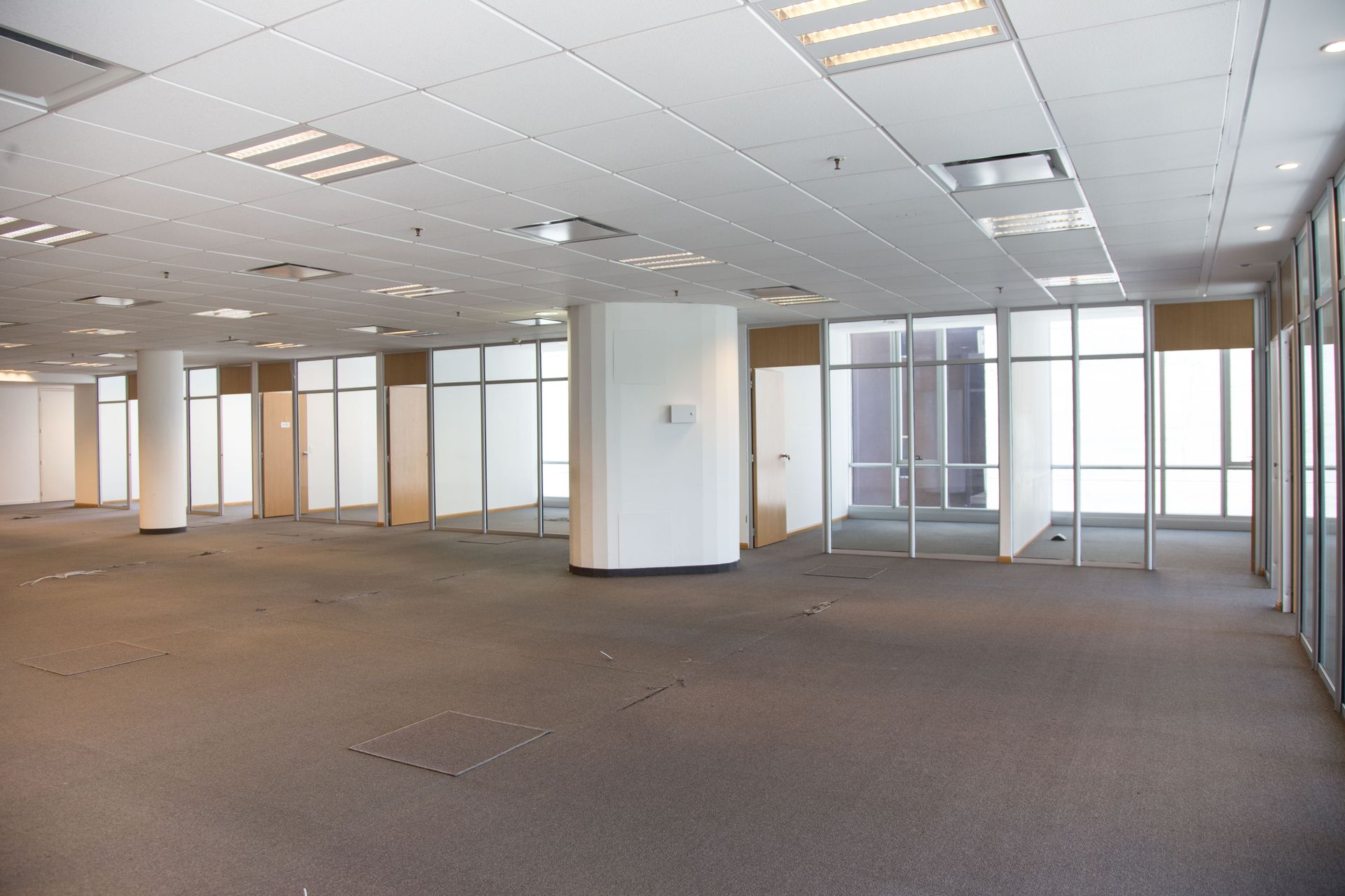 OFICINAS 960 m2 PLANTA LIBRE OLIVOS 18 cocheras