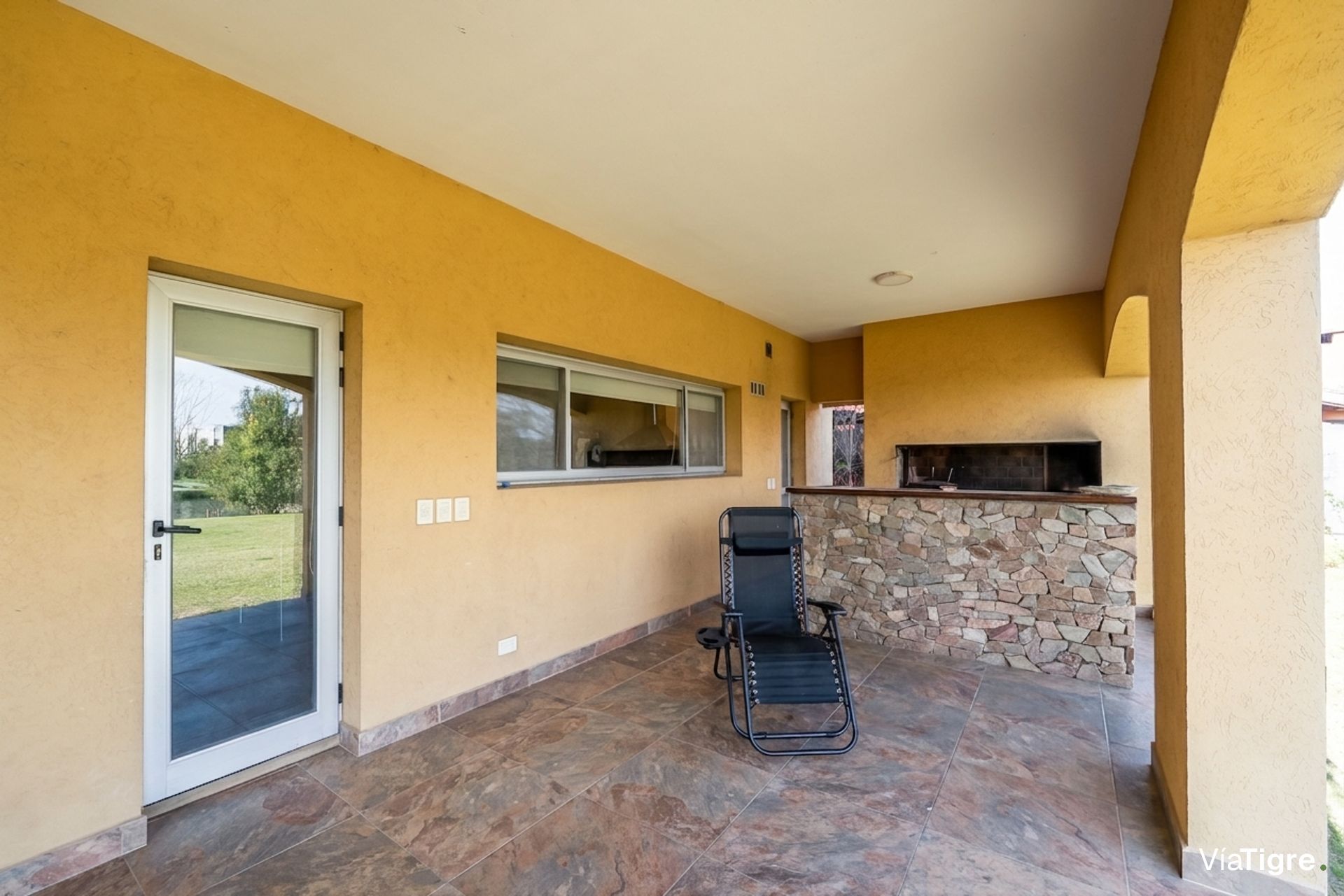 Venta Casa a la laguna en Barrio Santa Catalina